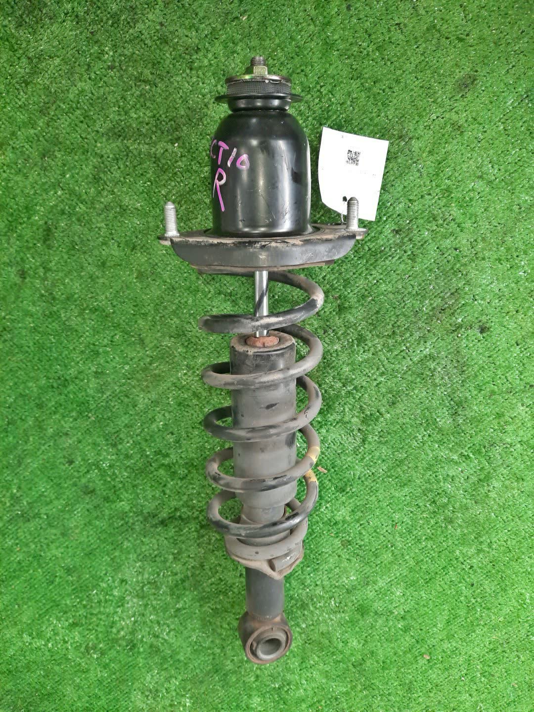 Стойка правая задняя TOYOTA COROLLA, OPA, PREMIO, COROLLA SPACIO, VISTA, ALLION, COROLLA FIELDER, ALLEX, COROLLA RUNX, SIENTA, WILL VS, VISTA ARDEO, COROLLA  AXIO NZE121, NZE120, NZE141, ZZE122, CE121, ZZE123, ACT10, ZCT10, ZZT240, NZT240, AZT240, NZ