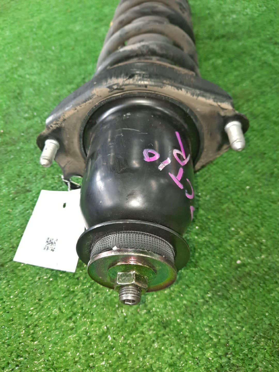 Стойка правая задняя TOYOTA COROLLA, OPA, PREMIO, COROLLA SPACIO, VISTA, ALLION, COROLLA FIELDER, ALLEX, COROLLA RUNX, SIENTA, WILL VS, VISTA ARDEO, COROLLA  AXIO NZE121, NZE120, NZE141, ZZE122, CE121, ZZE123, ACT10, ZCT10, ZZT240, NZT240, AZT240, NZ