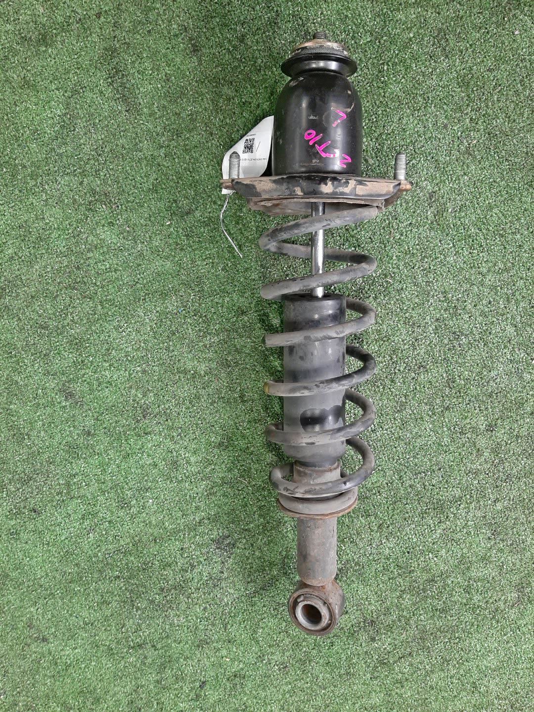 Стойка левая задняя TOYOTA COROLLA, OPA, PREMIO, COROLLA SPACIO, VISTA, ALLION, COROLLA FIELDER, ALLEX, COROLLA RUNX, SIENTA, WILL VS, VISTA ARDEO, COROLLA  AXIO NZE121, NZE120, NZE141, ZZE122, CE121, ZZE123, ACT10, ZCT10, ZZT240, NZT240, AZT240, NZE