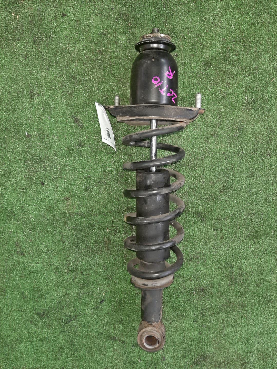 Стойка правая задняя TOYOTA COROLLA, OPA, PREMIO, COROLLA SPACIO, VISTA, ALLION, COROLLA FIELDER, ALLEX, COROLLA RUNX, SIENTA, WILL VS, VISTA ARDEO, COROLLA  AXIO NZE121, NZE120, NZE141, ZZE122, CE121, ZZE123, ACT10, ZCT10, ZZT240, NZT240, AZT240, NZ