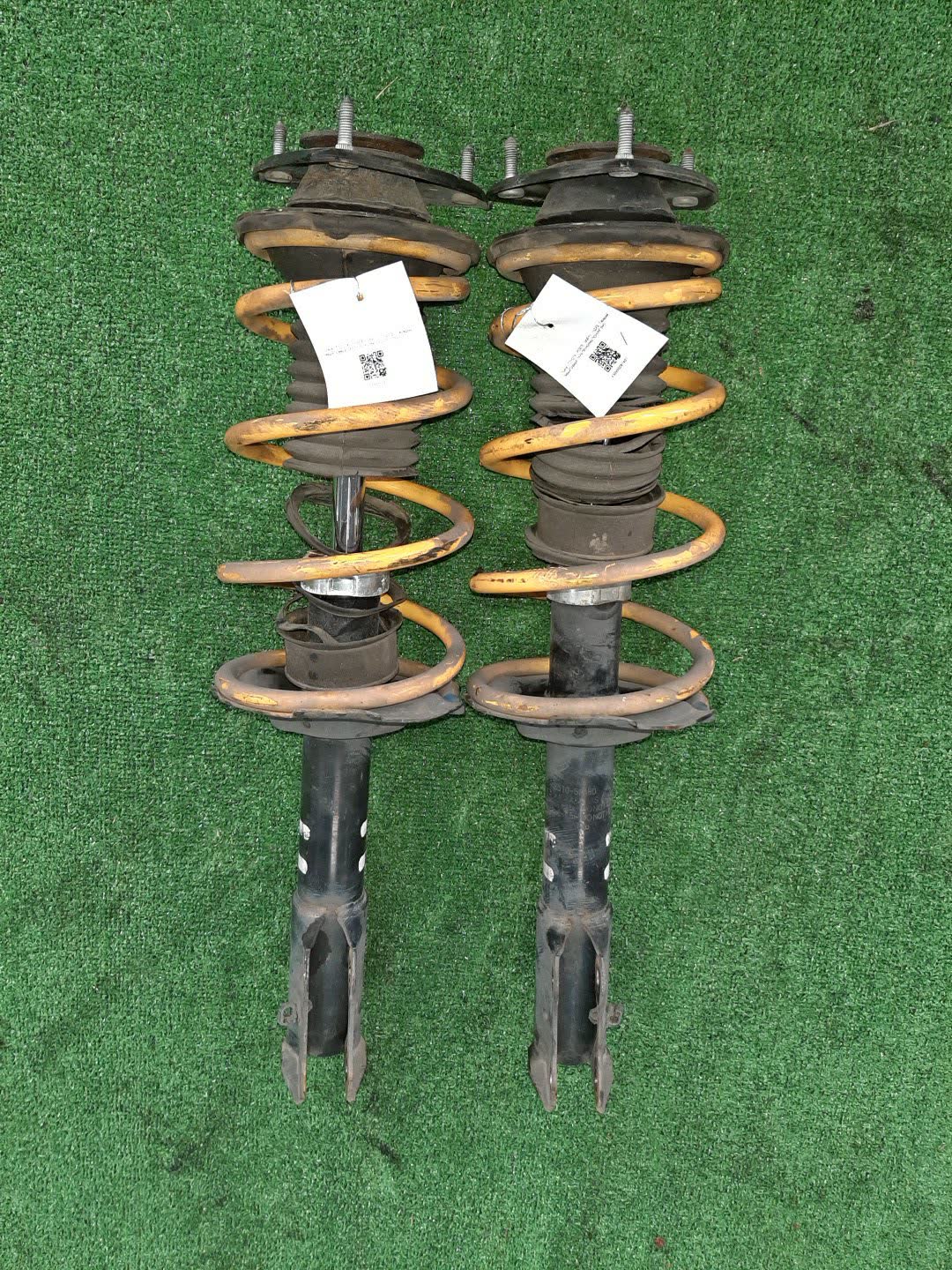 Стойка левая передняя TOYOTA FUNCARGO, IST, PLATZ, RAUM, VITZ, WILL VI, PROBOX, BB, PORTE, SUCCEED, WILL CYPHA NCP20, NCP21, NCP60, NCP61, NCP12, SCP11, NCZ20, SCP10, NCP10, SCP13, NCP13, NCP19, NCP51V, NCP58G, NCP50V, NLP51, NCP52V, NCP30, NCP31, NC