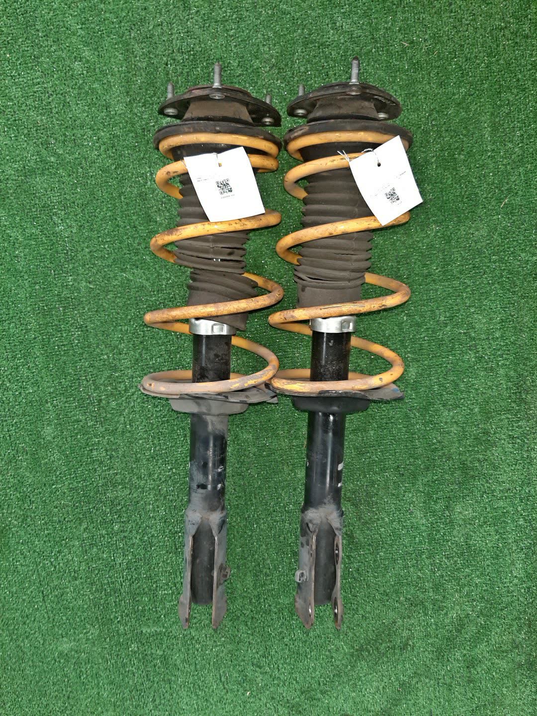 Стойка левая передняя TOYOTA FUNCARGO, IST, PLATZ, RAUM, VITZ, WILL VI, PROBOX, BB, PORTE, SUCCEED, WILL CYPHA NCP20, NCP21, NCP60, NCP61, NCP12, SCP11, NCZ20, SCP10, NCP10, SCP13, NCP13, NCP19, NCP51V, NCP58G, NCP50V, NLP51, NCP52V, NCP30, NCP31, NC