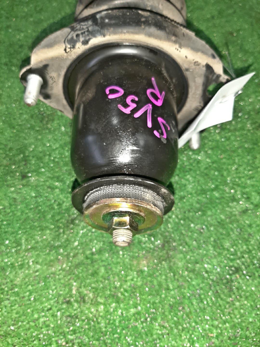 Стойка правая задняя TOYOTA COROLLA, OPA, PREMIO, COROLLA SPACIO, VISTA, ALLION, COROLLA FIELDER, ALLEX, COROLLA RUNX, SIENTA, WILL VS, VISTA ARDEO, COROLLA  AXIO NZE121, NZE120, NZE141, ZZE122, CE121, ZZE123, ACT10, ZCT10, ZZT240, NZT240, AZT240, NZ
