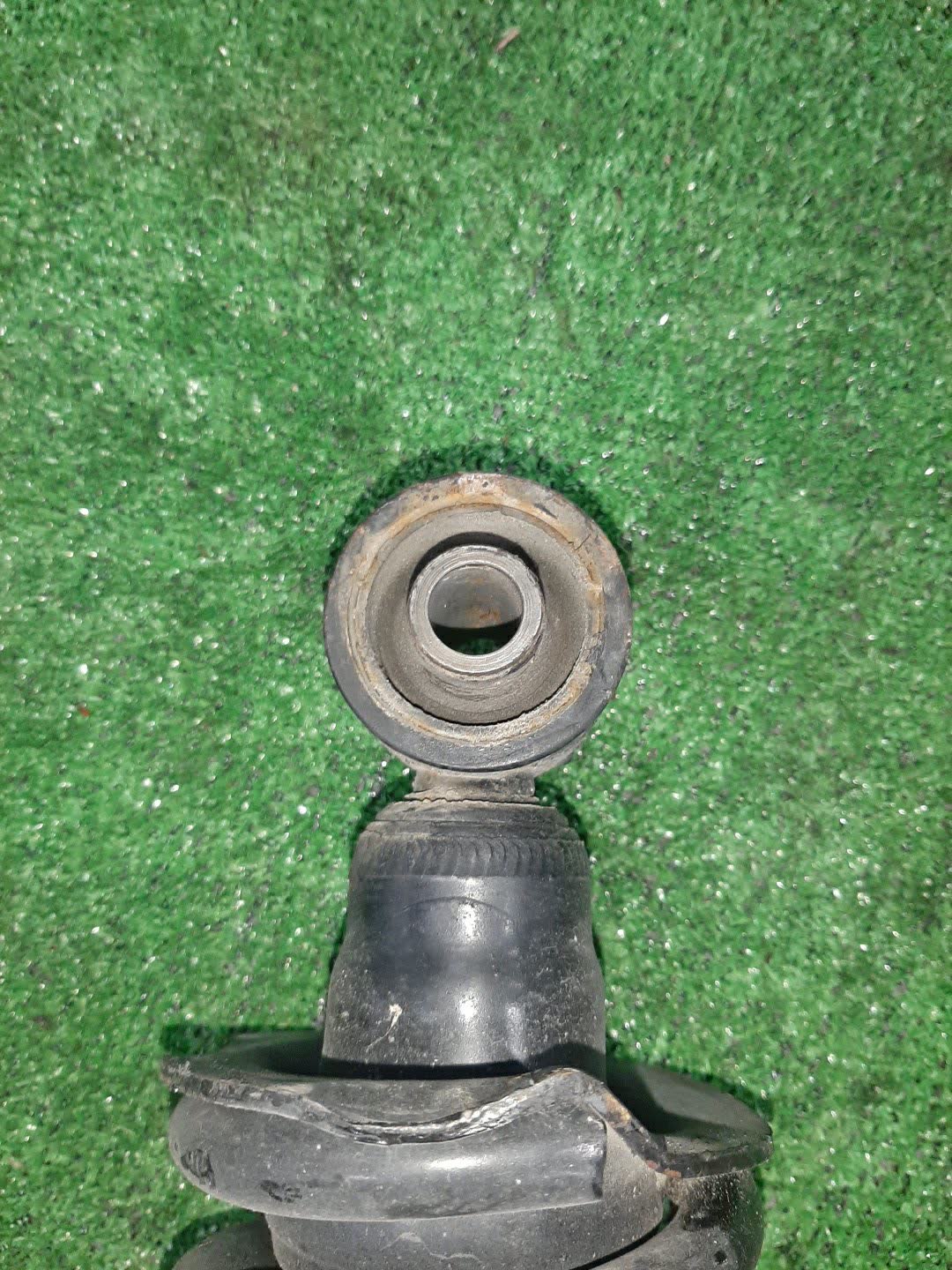 Стойка левая задняя TOYOTA BREVIS, CROWN, PROGRES, ALTEZZA, VEROSSA, MARK II JCG10, JCG11, JCG15, GS171, JZS175, JZS171, JZS173, JZS179, JKS175, GXE10, SXE10, JCE10, GXE15, JCE15, GX110, JZX110, GX115, JZX115 1JZ-FSE, 2JZ-FSE, 1G-FE, 1JZ-GE, 2JZ-GE, 