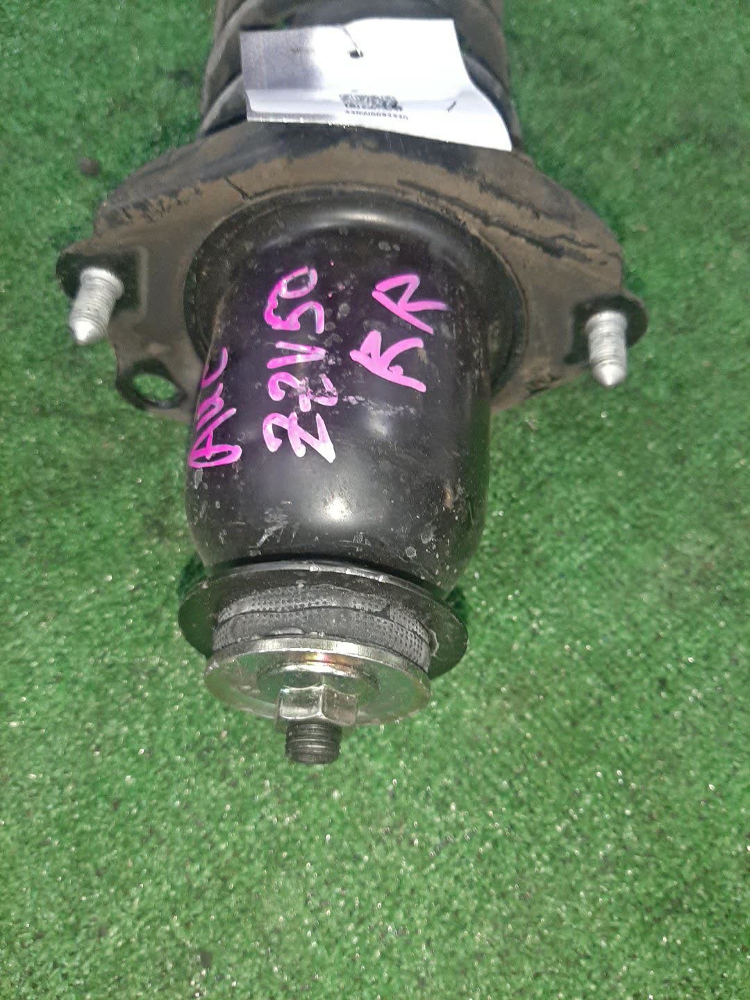 Стойка правая задняя TOYOTA COROLLA, OPA, PREMIO, COROLLA SPACIO, VISTA, ALLION, COROLLA FIELDER, ALLEX, COROLLA RUNX, SIENTA, WILL VS, VISTA ARDEO, COROLLA  AXIO NZE121, NZE120, NZE141, ZZE122, CE121, ZZE123, ACT10, ZCT10, ZZT240, NZT240, AZT240, NZ