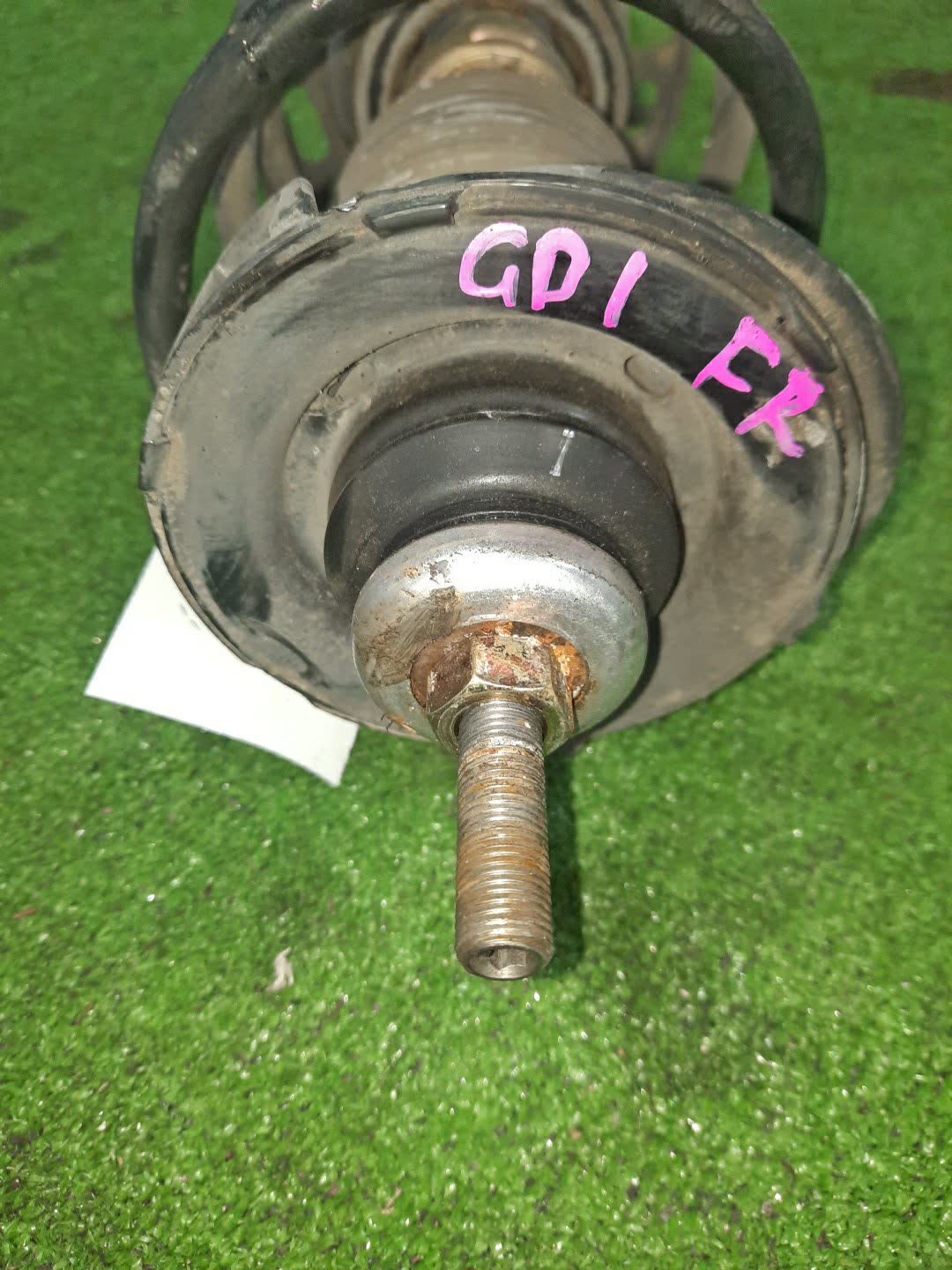 Стойка правая передняя HONDA FIT GD3, GD1 L15A, L13A 2 ракурс