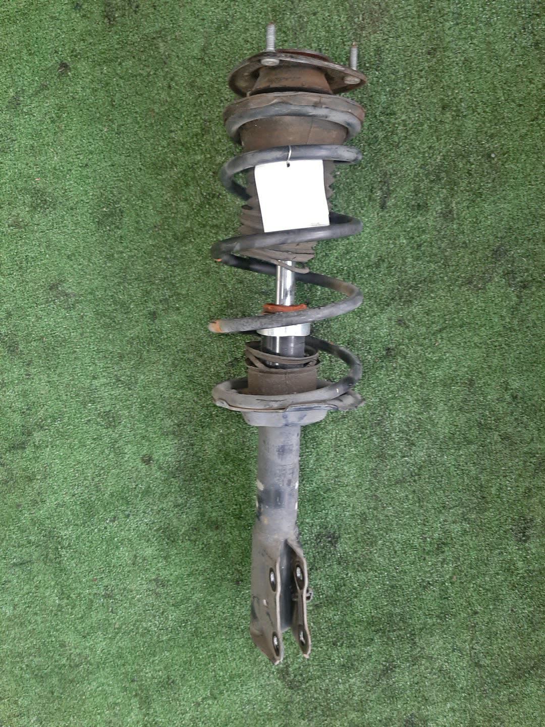 Стойка левая передняя TOYOTA FUNCARGO, IST, PLATZ, RAUM, VITZ, WILL VI, PROBOX, BB, PORTE, SUCCEED, WILL CYPHA NCP20, NCP21, NCP60, NCP61, NCP12, SCP11, NCZ20, SCP10, NCP10, SCP13, NCP13, NCP19, NCP51V, NCP58G, NCP50V, NLP51, NCP52V, NCP30, NCP31, NC