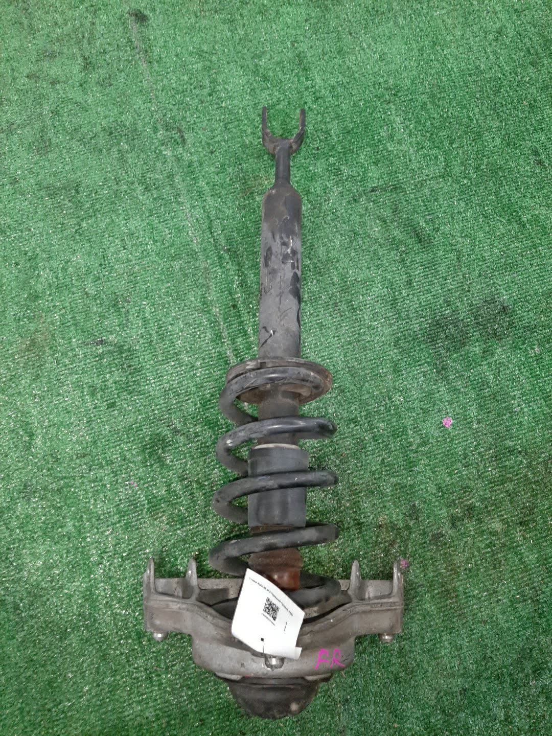 Стойка правая передняя AUDI A6 4F2 4F0413031 1 ракурс