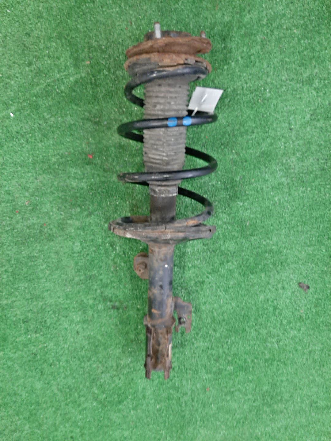Стойка правая передняя TOYOTA KLUGER V MCU20W, ACU20W, ACU25W, MHU28W, MCU25W 1MZ-FE, 2AZ-FE, 3MZ-FE 1 ракурс