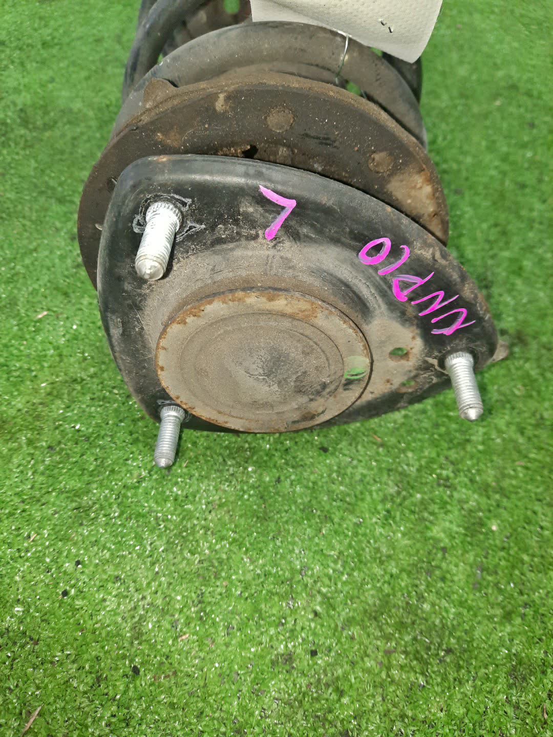 Стойка левая передняя TOYOTA FUNCARGO, IST, PLATZ, RAUM, VITZ, WILL VI, PROBOX, BB, PORTE, SUCCEED, WILL CYPHA NCP20, NCP21, NCP60, NCP61, NCP12, SCP11, NCZ20, SCP10, NCP10, SCP13, NCP13, NCP19, NCP51V, NCP58G, NCP50V, NLP51, NCP52V, NCP30, NCP31, NC