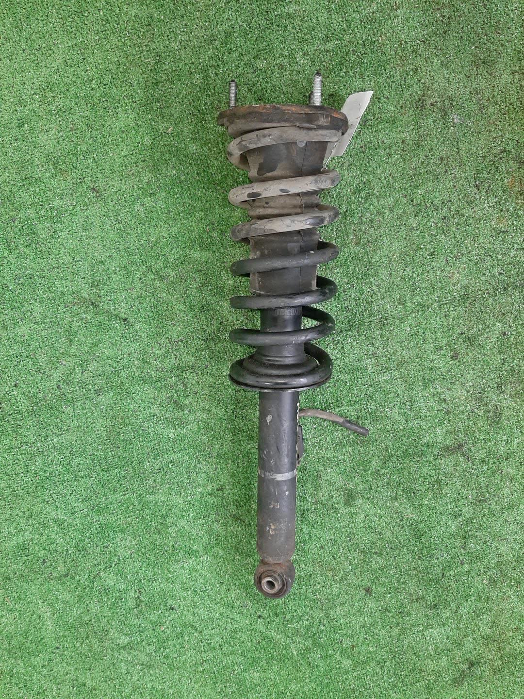 Стойка правая передняя TOYOTA BREVIS JCG10 1JZ-GE 1 ракурс