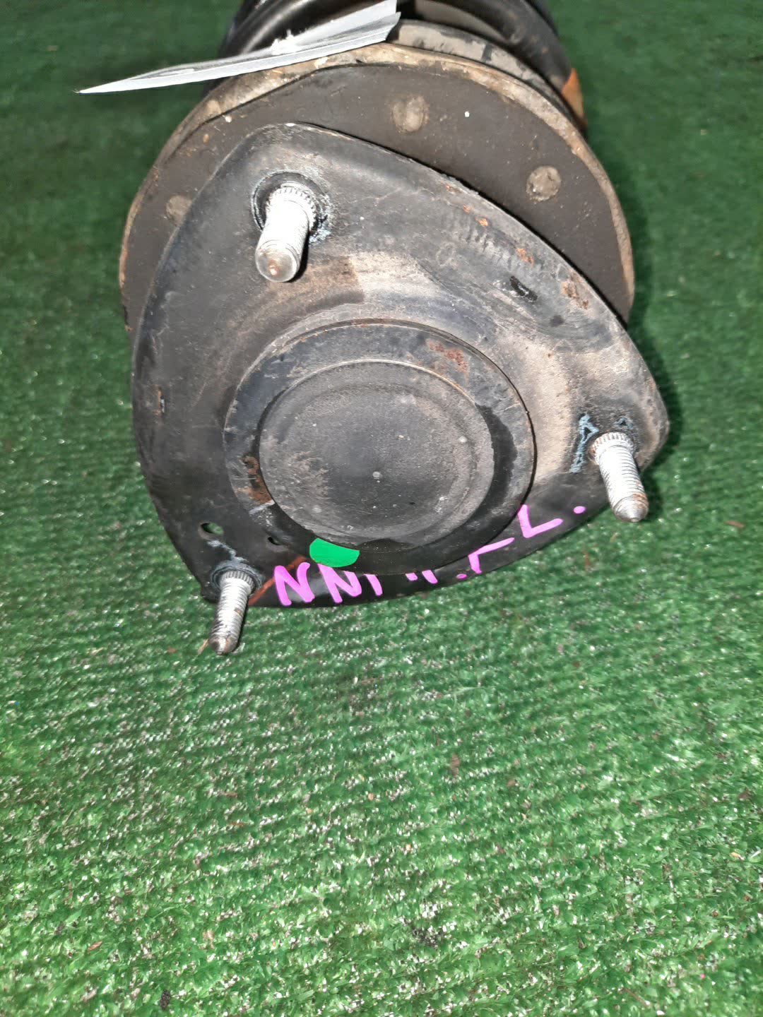 Стойка левая передняя TOYOTA FUNCARGO, IST, PLATZ, RAUM, VITZ, WILL VI, PROBOX, BB, PORTE, SUCCEED, WILL CYPHA NCP20, NCP21, NCP60, NCP61, NCP12, SCP11, NCZ20, SCP10, NCP10, SCP13, NCP13, NCP19, NCP51V, NCP58G, NCP50V, NLP51, NCP52V, NCP30, NCP31, NC