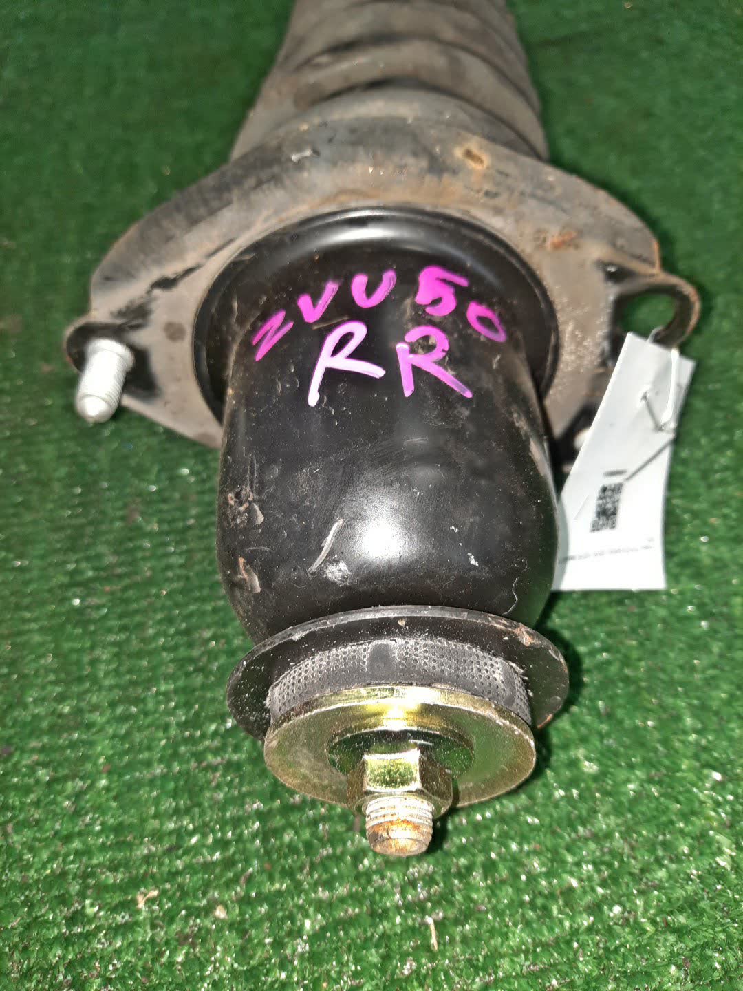 Стойка правая задняя TOYOTA COROLLA, OPA, PREMIO, COROLLA SPACIO, VISTA, ALLION, COROLLA FIELDER, ALLEX, COROLLA RUNX, SIENTA, WILL VS, VISTA ARDEO, COROLLA  AXIO NZE121, NZE120, NZE141, ZZE122, CE121, ZZE123, ACT10, ZCT10, ZZT240, NZT240, AZT240, NZ