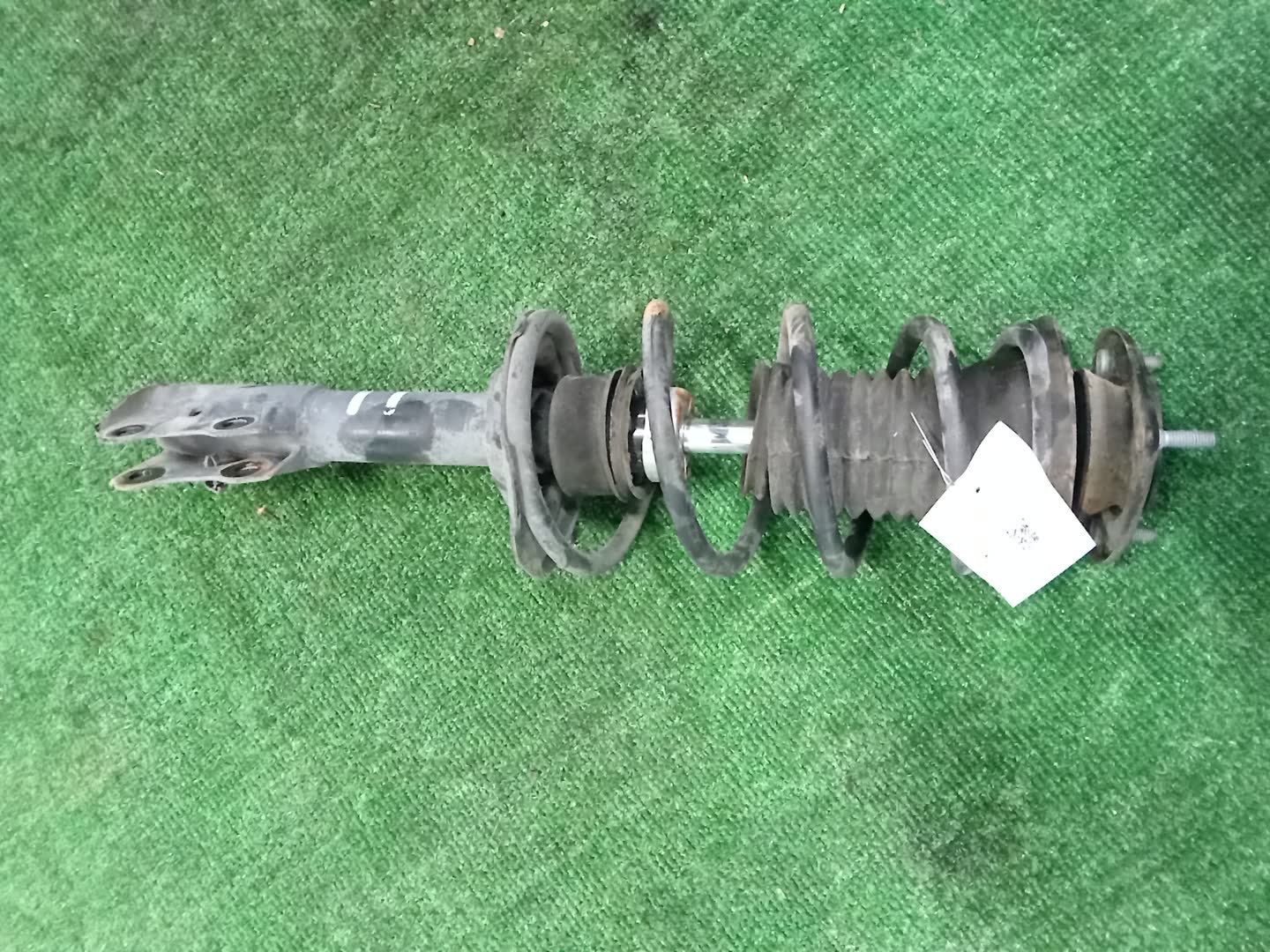 Стойка левая передняя TOYOTA FUNCARGO, IST, PLATZ, RAUM, VITZ, WILL VI, PROBOX, BB, PORTE, SUCCEED, WILL CYPHA NCP20, NCP21, NCP60, NCP61, NCP12, SCP11, NCZ20, SCP10, NCP10, SCP13, NCP13, NCP19, NCP51V, NCP58G, NCP50V, NLP51, NCP52V, NCP30, NCP31, NC