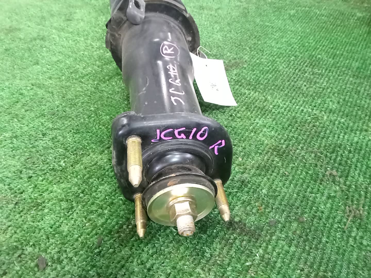 Стойка правая задняя TOYOTA BREVIS JCG10 1JZ-GE 2 ракурс