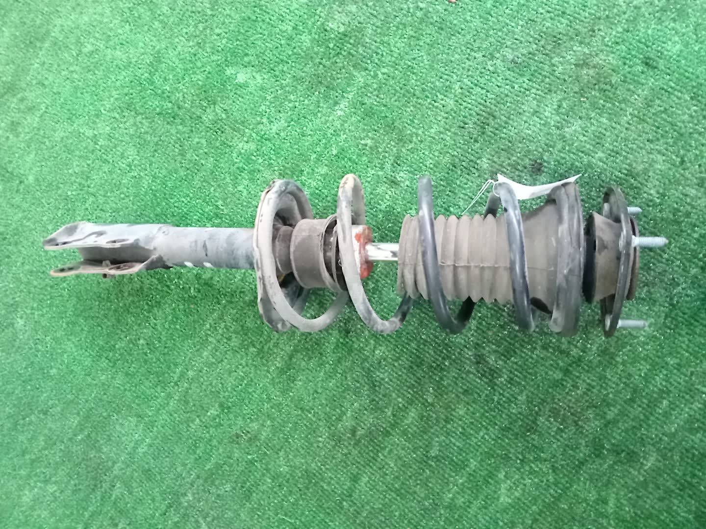 Стойка левая передняя TOYOTA FUNCARGO, IST, PLATZ, RAUM, VITZ, WILL VI, PROBOX, BB, PORTE, SUCCEED, WILL CYPHA NCP20, NCP21, NCP60, NCP61, NCP12, SCP11, NCZ20, SCP10, NCP10, SCP13, NCP13, NCP19, NCP51V, NCP58G, NCP50V, NLP51, NCP52V, NCP30, NCP31, NC