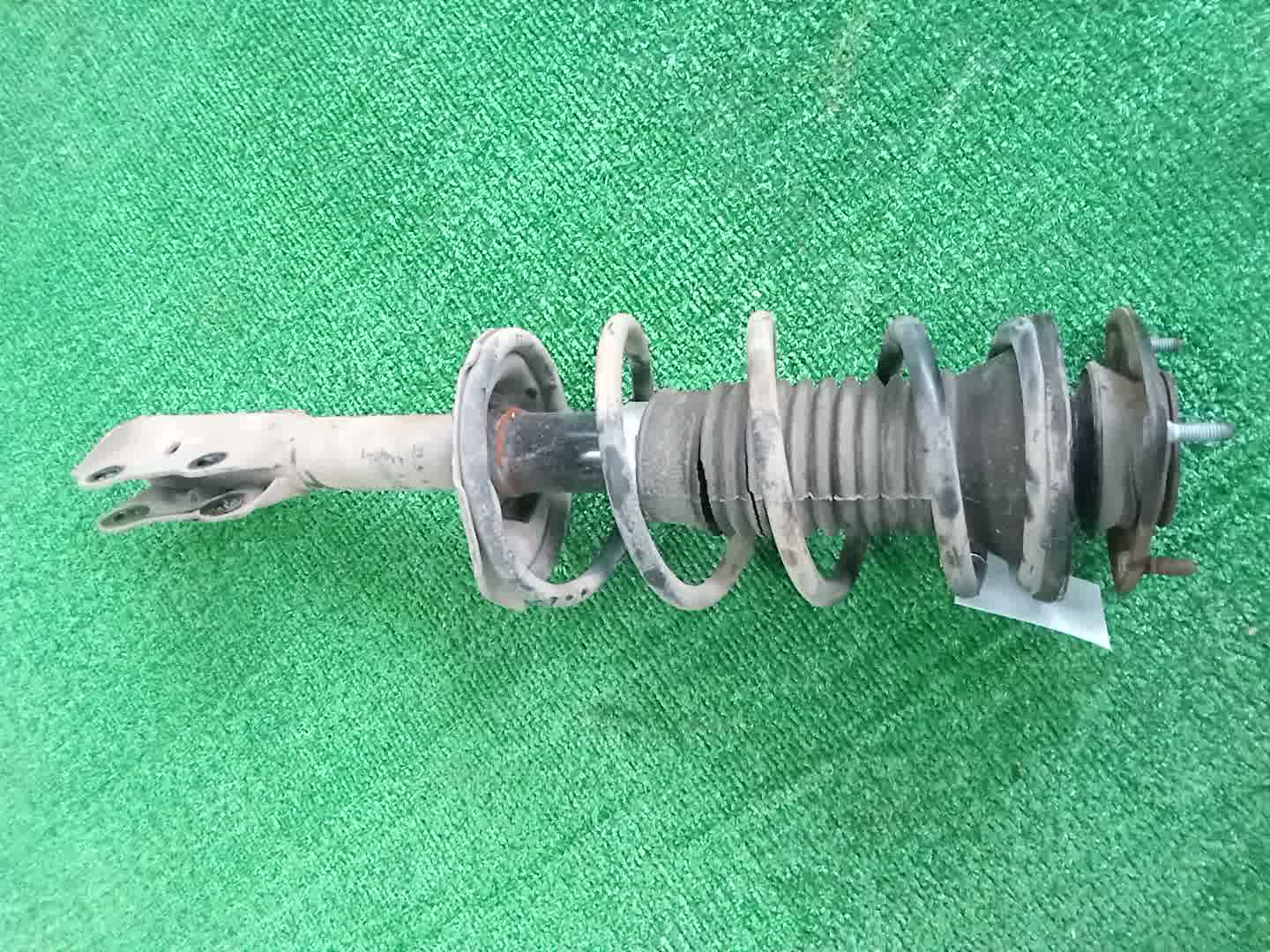 Стойка левая передняя TOYOTA FUNCARGO, IST, PLATZ, RAUM, VITZ, WILL VI, PROBOX, BB, PORTE, SUCCEED, WILL CYPHA NCP20, NCP21, NCP60, NCP61, NCP12, SCP11, NCZ20, SCP10, NCP10, SCP13, NCP13, NCP19, NCP51V, NCP58G, NCP50V, NLP51, NCP52V, NCP30, NCP31, NC