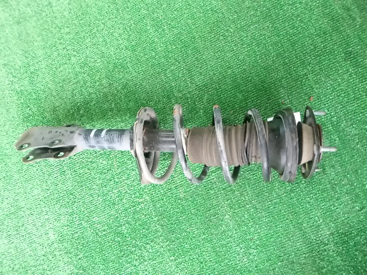 Стойка левая передняя TOYOTA FUNCARGO, IST, PLATZ, RAUM, VITZ, WILL VI, PROBOX, BB, PORTE, SUCCEED, WILL CYPHA NCP20, NCP21, NCP60, NCP61, NCP12, SCP11, NCZ20, SCP10, NCP10, SCP13, NCP13, NCP19, NCP51V, NCP58G, NCP50V, NLP51, NCP52V, NCP30, NCP31, NC