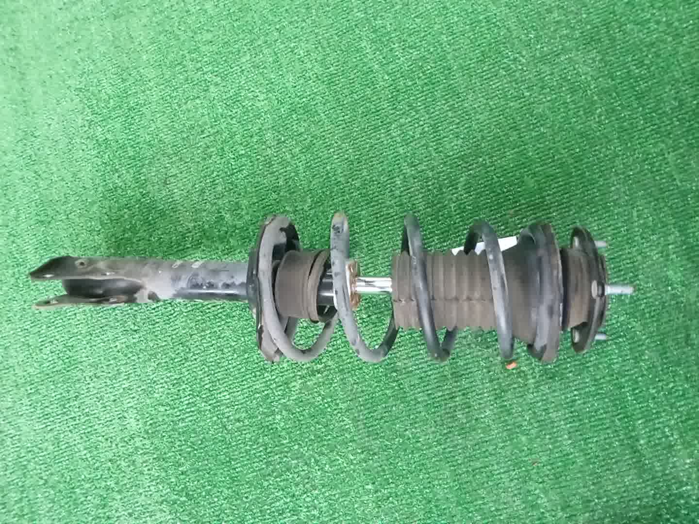 Стойка правая передняя TOYOTA FUNCARGO, IST, PLATZ, RAUM, VITZ, WILL VI, PROBOX, BB, PORTE, SUCCEED, WILL CYPHA NCP20, NCP21, NCP60, NCP61, NCP12, SCP11, NCZ20, SCP10, NCP10, SCP13, NCP13, NCP19, NCP51V, NCP58G, NCP50V, NLP51, NCP52V, NCP30, NCP31, N