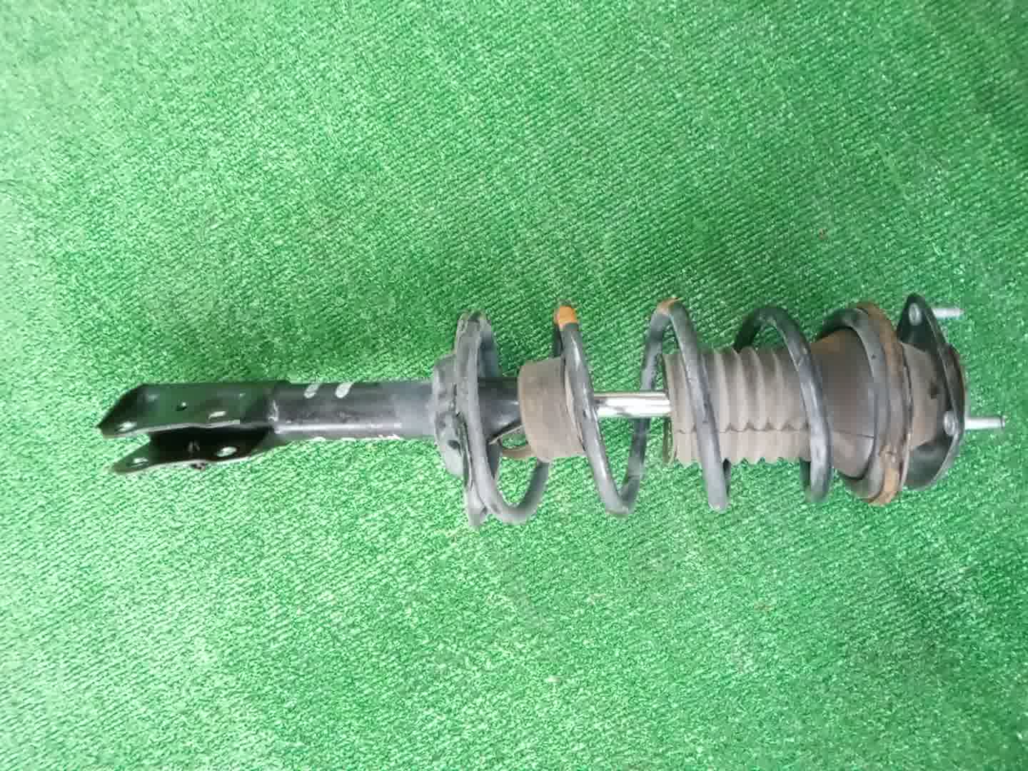 Стойка левая передняя TOYOTA FUNCARGO, IST, PLATZ, RAUM, VITZ, WILL VI, PROBOX, BB, PORTE, SUCCEED, WILL CYPHA NCP20, NCP21, NCP60, NCP61, NCP12, SCP11, NCZ20, SCP10, NCP10, SCP13, NCP13, NCP19, NCP51V, NCP58G, NCP50V, NLP51, NCP52V, NCP30, NCP31, NC
