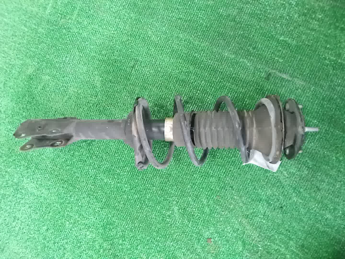 Стойка правая передняя TOYOTA FUNCARGO, IST, PLATZ, RAUM, VITZ, WILL VI, PROBOX, BB, PORTE, SUCCEED, WILL CYPHA NCP20, NCP21, NCP60, NCP61, NCP12, SCP11, NCZ20, SCP10, NCP10, SCP13, NCP13, NCP19, NCP51V, NCP58G, NCP50V, NLP51, NCP52V, NCP30, NCP31, N