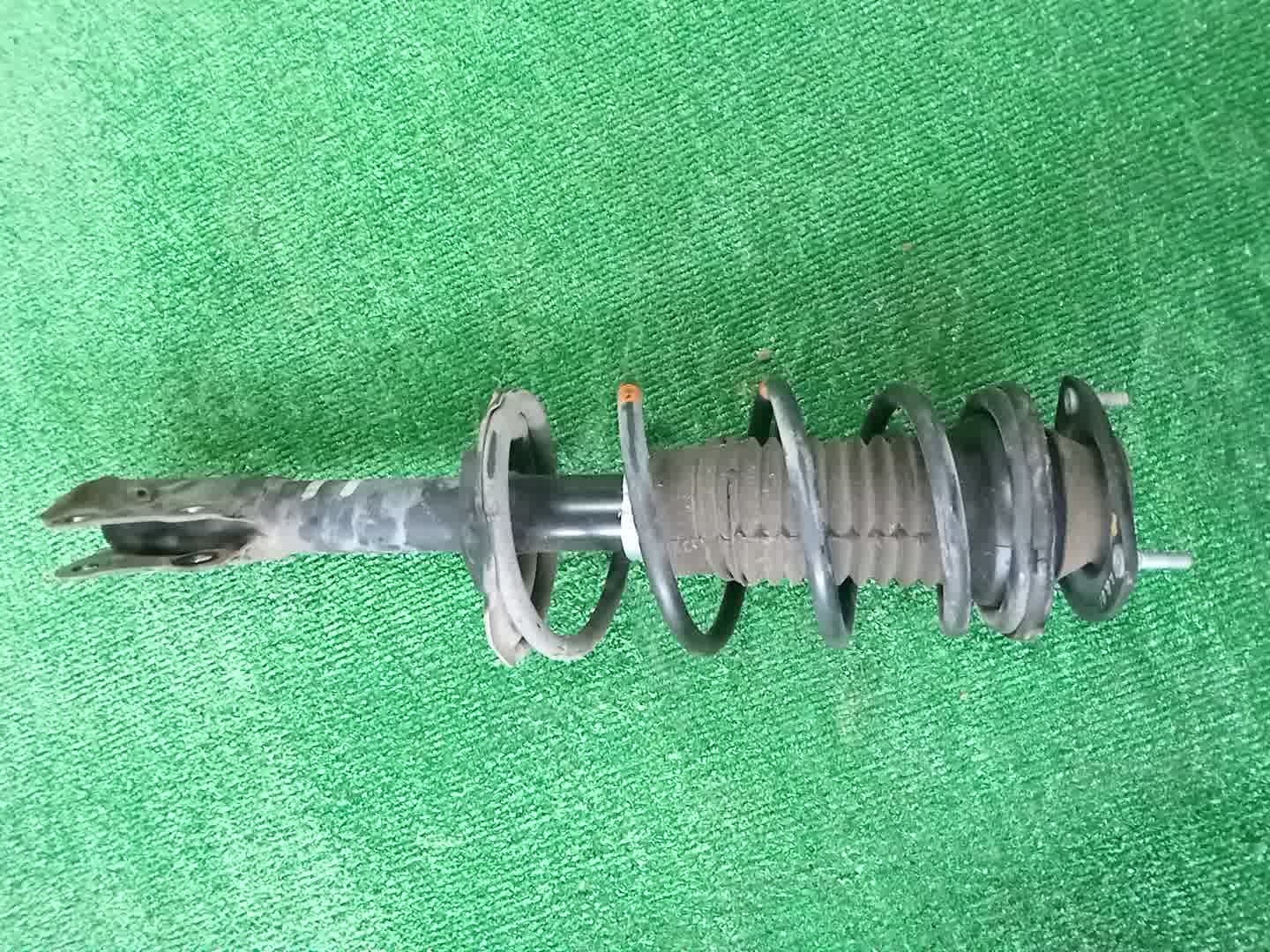 Стойка правая передняя TOYOTA FUNCARGO, IST, PLATZ, RAUM, VITZ, WILL VI, PROBOX, BB, PORTE, SUCCEED, WILL CYPHA NCP20, NCP21, NCP60, NCP61, NCP12, SCP11, NCZ20, SCP10, NCP10, SCP13, NCP13, NCP19, NCP51V, NCP58G, NCP50V, NLP51, NCP52V, NCP30, NCP31, N