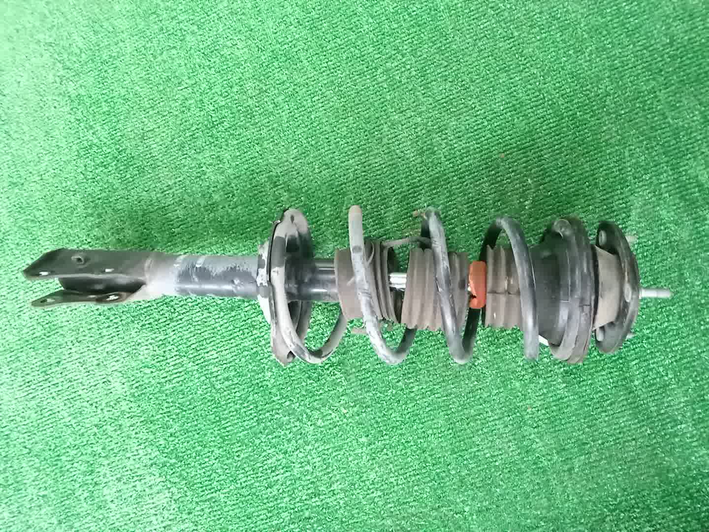 Стойка правая передняя TOYOTA FUNCARGO, IST, PLATZ, RAUM, VITZ, WILL VI, PROBOX, BB, PORTE, SUCCEED, WILL CYPHA NCP20, NCP21, NCP60, NCP61, NCP12, SCP11, NCZ20, SCP10, NCP10, SCP13, NCP13, NCP19, NCP51V, NCP58G, NCP50V, NLP51, NCP52V, NCP30, NCP31, N