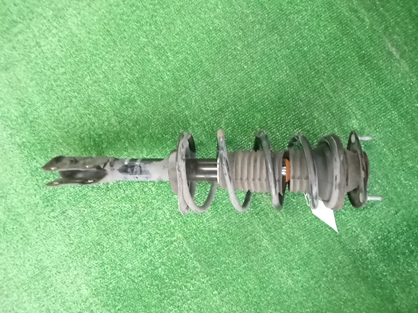 Стойка правая передняя TOYOTA FUNCARGO, IST, PLATZ, RAUM, VITZ, WILL VI, PROBOX, BB, PORTE, SUCCEED, WILL CYPHA NCP20, NCP21, NCP60, NCP61, NCP12, SCP11, NCZ20, SCP10, NCP10, SCP13, NCP13, NCP19, NCP51V, NCP58G, NCP50V, NLP51, NCP52V, NCP30, NCP31, N