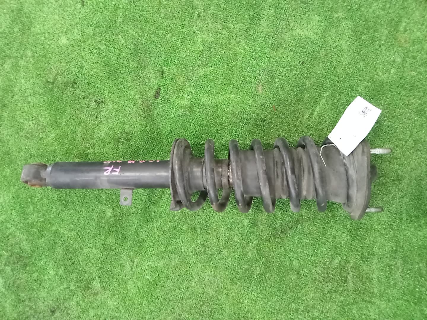 Стойка правая передняя TOYOTA BREVIS, CROWN, MARK II BLIT, PROGRES, VEROSSA, MARK II, CROWN ESTATE JCG10, JCG11, GS171, JZS175, JZS171, JKS175, JZX110W, GX110W, GX110, JZX110 1JZ-FSE, 2JZ-FSE, 1G-FE, 1JZ-GE 1 ракурс Стойка правая передняя TOYOTA BREVIS, CROWN, MARK II BLIT, PROGRES, VEROSSA, MARK II, CROWN ESTATE JCG10, JCG11, GS171, JZS175, JZS171, JKS175, JZX110W, GX110W, GX110, JZX110 1JZ-FSE, 2JZ-FSE, 1G-FE, 1JZ-GE 1 ракурс