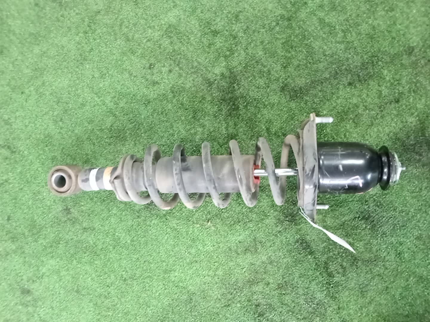 Стойка левая задняя TOYOTA COROLLA, OPA, PREMIO, PRIUS, COROLLA SPACIO, VISTA, ALLION, COROLLA FIELDER, ALLEX, COROLLA RUNX, SIENTA, WILL VS, VISTA ARDEO, COROLLA  AXIO NZE121, NZE120, NZE141, ZZE122, CE121, ZZE123, ACT10, ZCT10, ZZT240, NZT240, AZT2