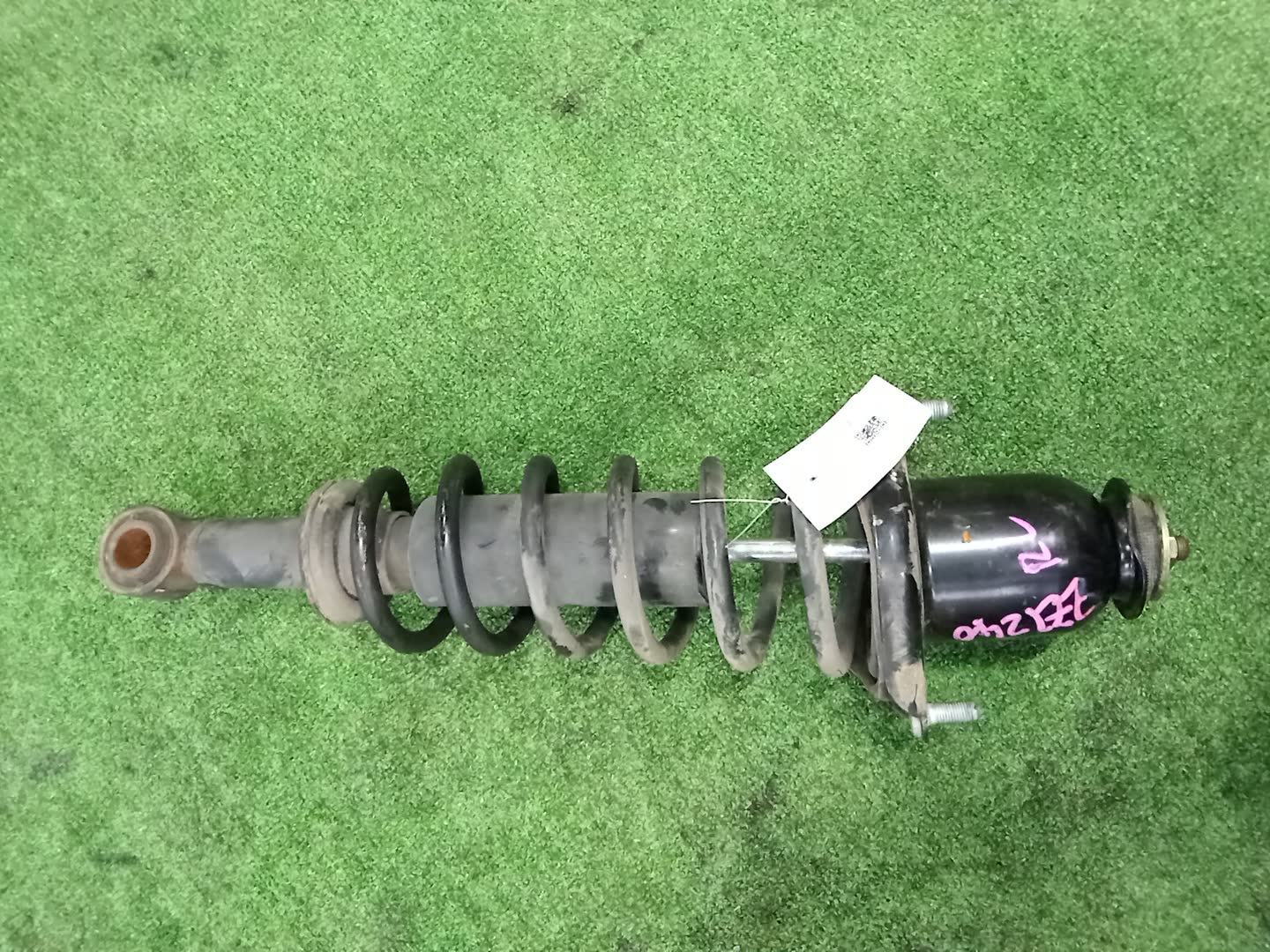 Стойка левая задняя TOYOTA COROLLA, OPA, PREMIO, PRIUS, COROLLA SPACIO, VISTA, ALLION, COROLLA FIELDER, ALLEX, COROLLA RUNX, SIENTA, WILL VS, VISTA ARDEO, COROLLA  AXIO NZE121, NZE120, NZE141, ZZE122, CE121, ZZE123, ACT10, ZCT10, ZZT240, NZT240, AZT2