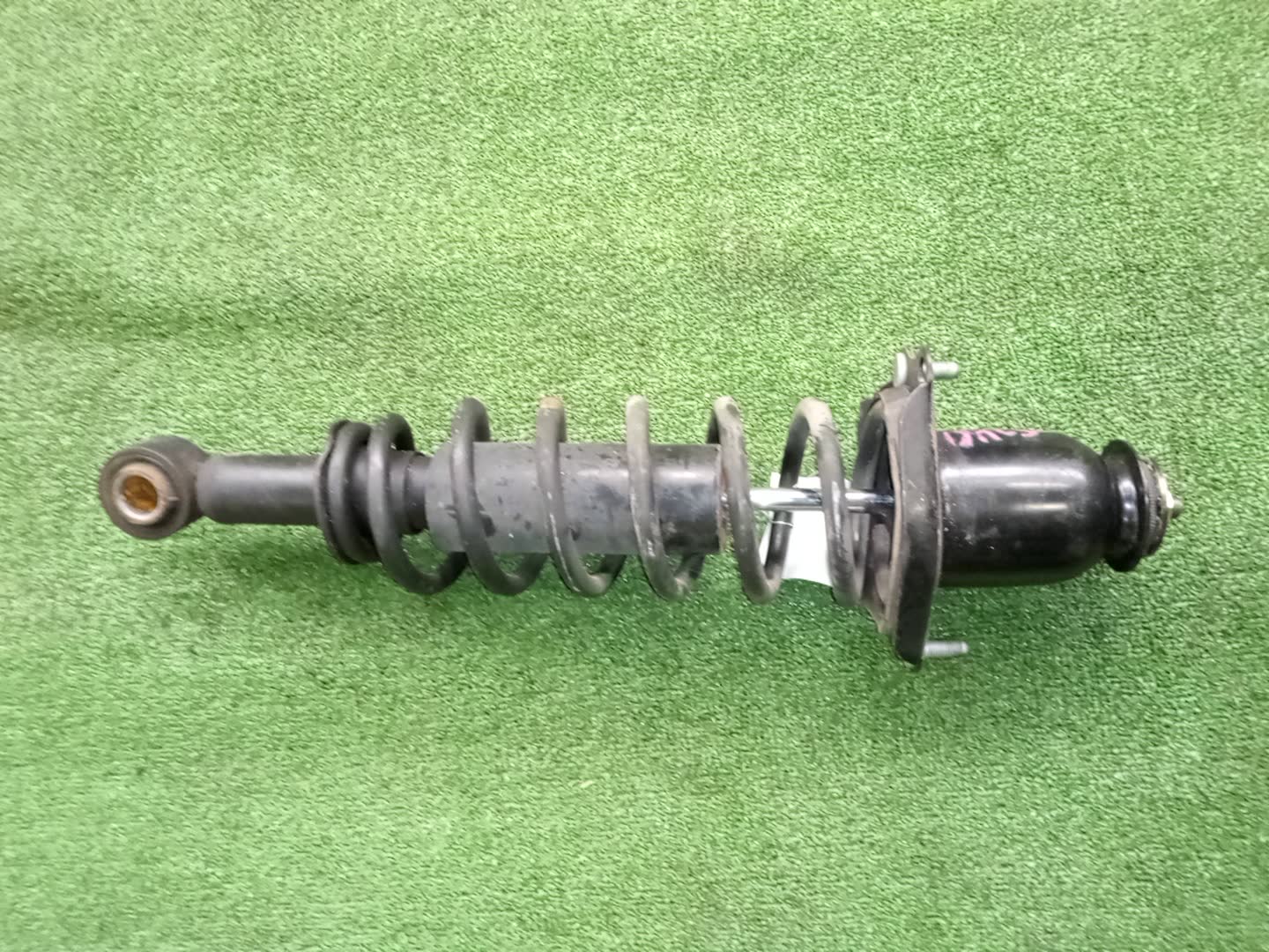 Стойка правая задняя TOYOTA COROLLA, OPA, PREMIO, PRIUS, COROLLA SPACIO, VISTA, ALLION, COROLLA FIELDER, ALLEX, COROLLA RUNX, SIENTA, WILL VS, VISTA ARDEO, COROLLA  AXIO NZE121, NZE120, NZE141, ZZE122, CE121, ZZE123, ACT10, ZCT10, ZZT240, NZT240, AZT