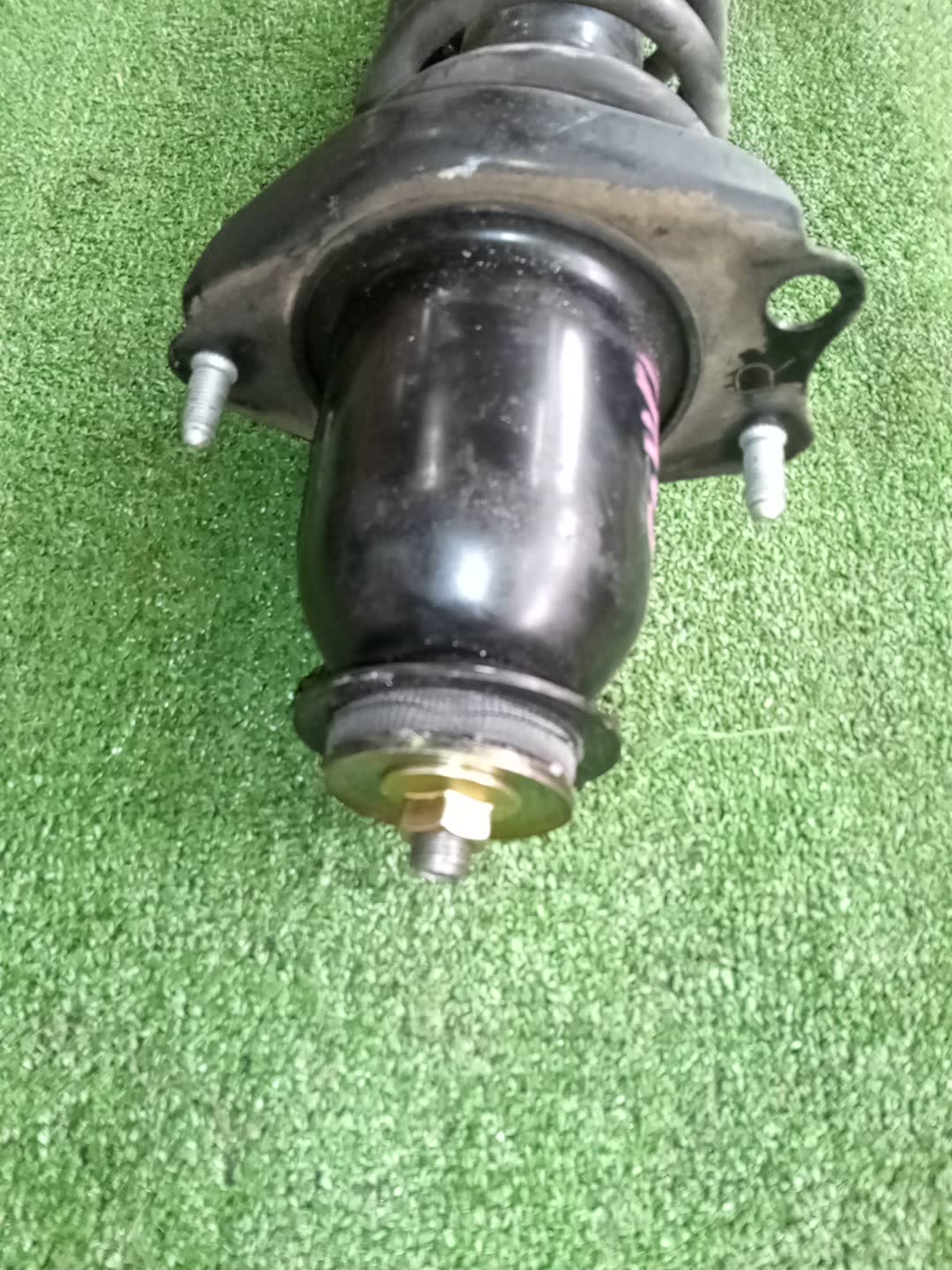 Стойка правая задняя TOYOTA COROLLA, OPA, PREMIO, PRIUS, COROLLA SPACIO, VISTA, ALLION, COROLLA FIELDER, ALLEX, COROLLA RUNX, SIENTA, WILL VS, VISTA ARDEO, COROLLA  AXIO NZE121, NZE120, NZE141, ZZE122, CE121, ZZE123, ACT10, ZCT10, ZZT240, NZT240, AZT