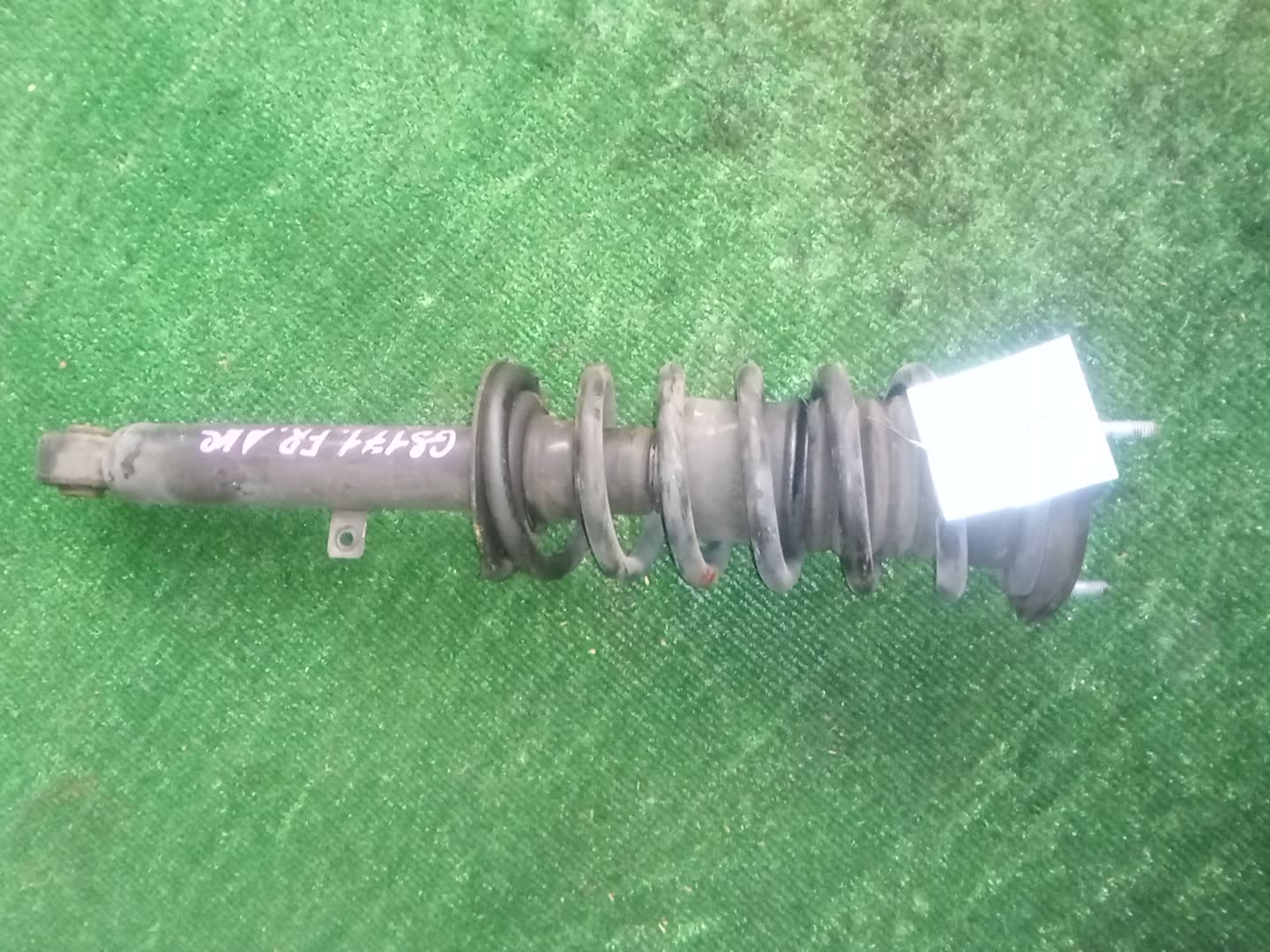 Стойка правая передняя TOYOTA BREVIS, CROWN, MARK II BLIT, PROGRES, VEROSSA, MARK II, CROWN ESTATE JCG10, JCG11, GS171, JZS175, JZS171, JKS175, JZX110W, GX110W, GX110, JZX110 1JZ-FSE, 2JZ-FSE, 1G-FE, 1JZ-GE 1 ракурс Стойка правая передняя TOYOTA BREVIS, CROWN, MARK II BLIT, PROGRES, VEROSSA, MARK II, CROWN ESTATE JCG10, JCG11, GS171, JZS175, JZS171, JKS175, JZX110W, GX110W, GX110, JZX110 1JZ-FSE, 2JZ-FSE, 1G-FE, 1JZ-GE 1 ракурс