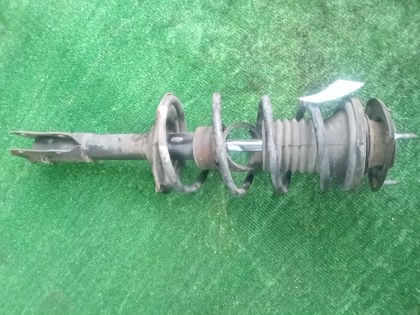Стойка левая передняя TOYOTA FUNCARGO, IST, PLATZ, RAUM, VITZ, WILL VI, PROBOX, BB, PORTE, SUCCEED, WILL CYPHA NCP20, NCP21, NCP60, NCP61, NCP12, SCP11, NCZ20, SCP10, NCP10, SCP13, NCP13, NCP19, NCP51V, NCP58G, NCP50V, NLP51, NCP52V, NCP30, NCP31, NC