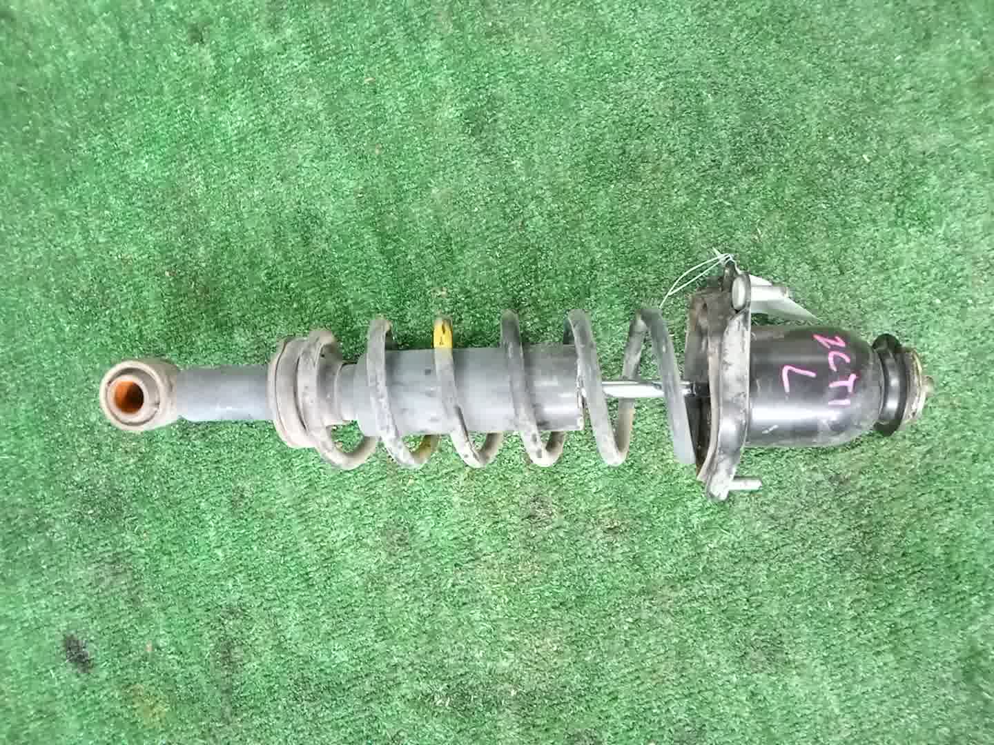Стойка левая задняя TOYOTA COROLLA, OPA, PREMIO, COROLLA SPACIO, VISTA, ALLION, COROLLA FIELDER, ALLEX, COROLLA RUNX, SIENTA, WILL VS, VISTA ARDEO, COROLLA  AXIO NZE121, NZE120, NZE141, ZZE122, CE121, ZZE123, ACT10, ZCT10, ZZT240, NZT240, AZT240, NZE