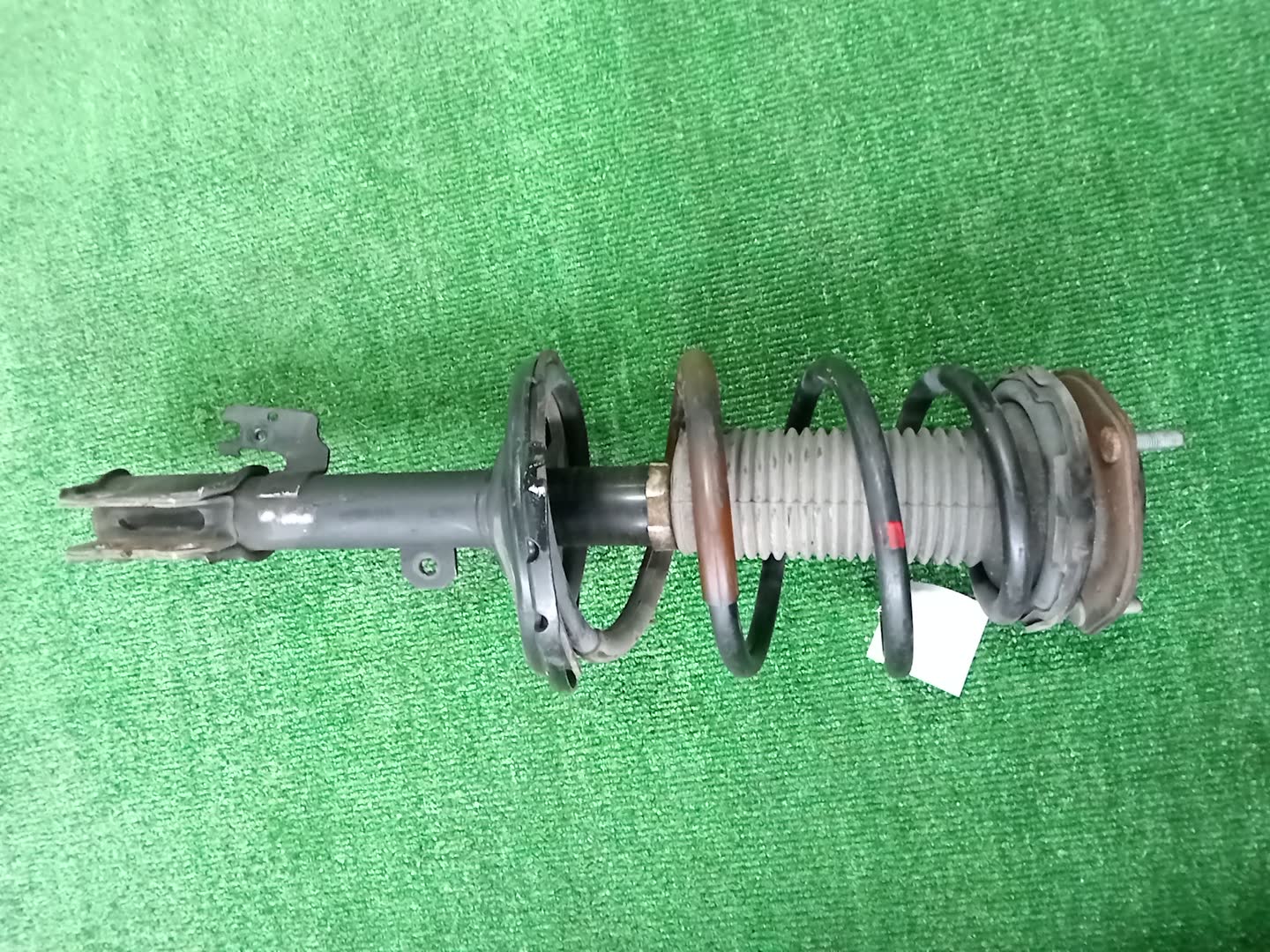 Стойка левая передняя TOYOTA HARRIER ACU30W, MCU30W, GSU31W 2AZ-FE, 1MZ-FE, 2GR-FE 1 ракурс Стойка левая передняя TOYOTA HARRIER ACU30W, MCU30W, GSU31W 2AZ-FE, 1MZ-FE, 2GR-FE 1 ракурс