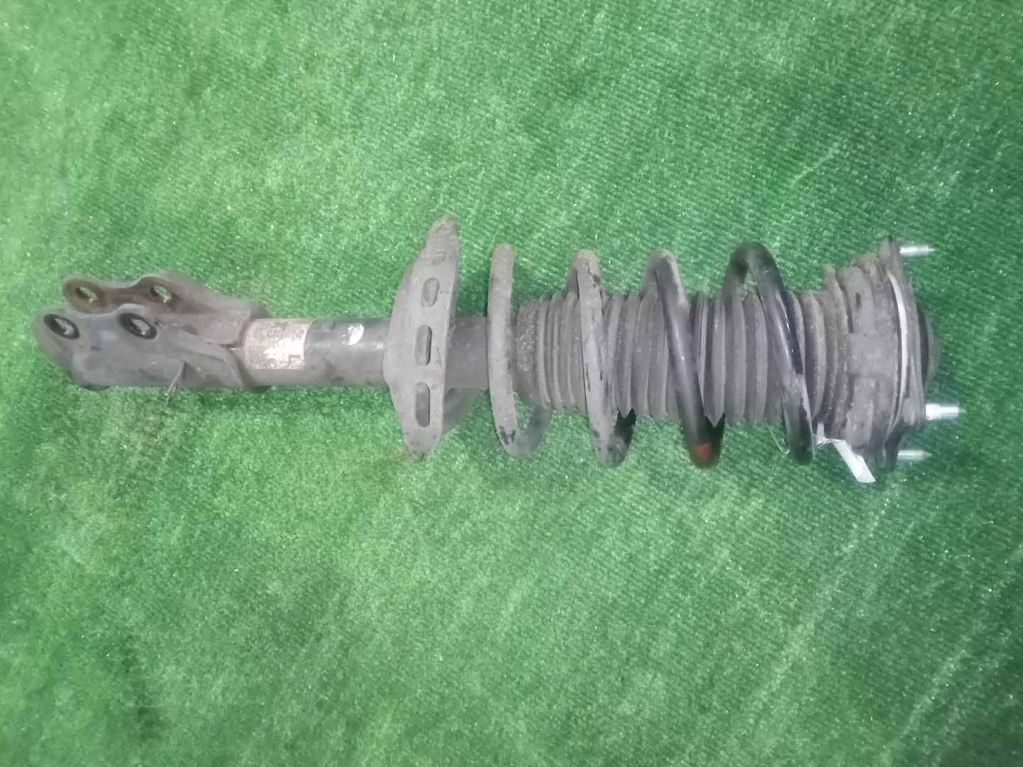 Стойка левая передняя HONDA ODYSSEY RC1 K24W 1 ракурс Стойка левая передняя HONDA ODYSSEY RC1 K24W 1 ракурс