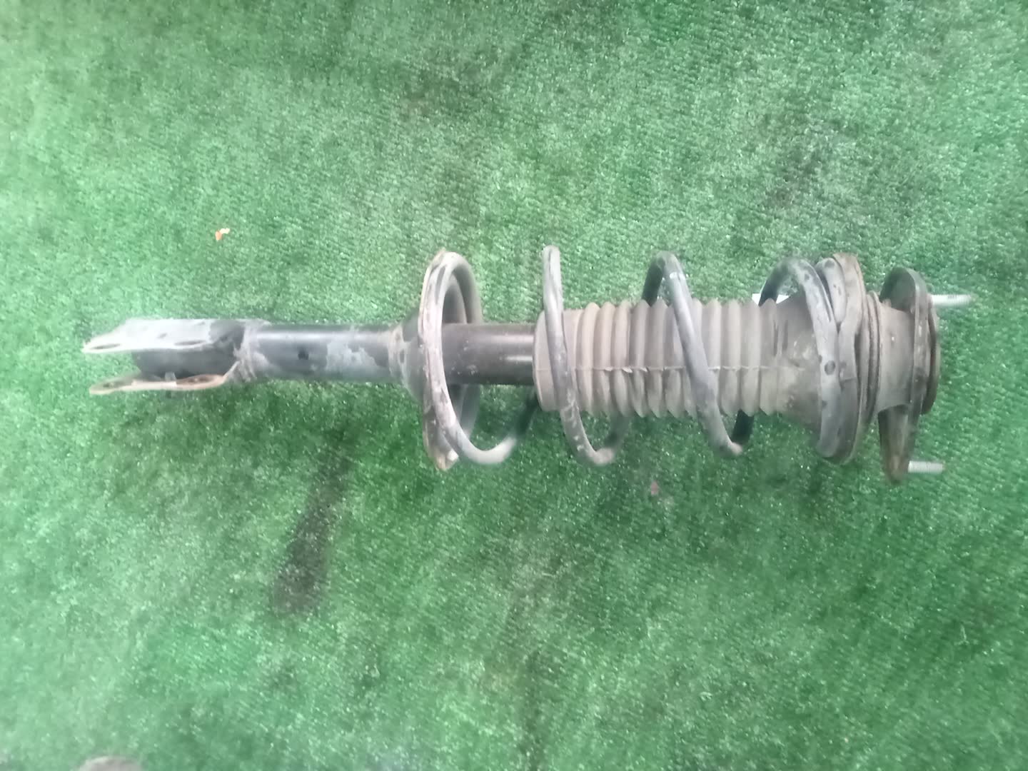 Стойка левая передняя TOYOTA FUNCARGO, IST, PLATZ, RAUM, VITZ, WILL VI, PROBOX, BB, PORTE, SUCCEED, WILL CYPHA NCP20, NCP21, NCP60, NCP61, NCP12, SCP11, NCZ20, SCP10, NCP10, SCP13, NCP13, NCP19, NCP51V, NCP58G, NCP50V, NLP51, NCP52V, NCP30, NCP31, NC