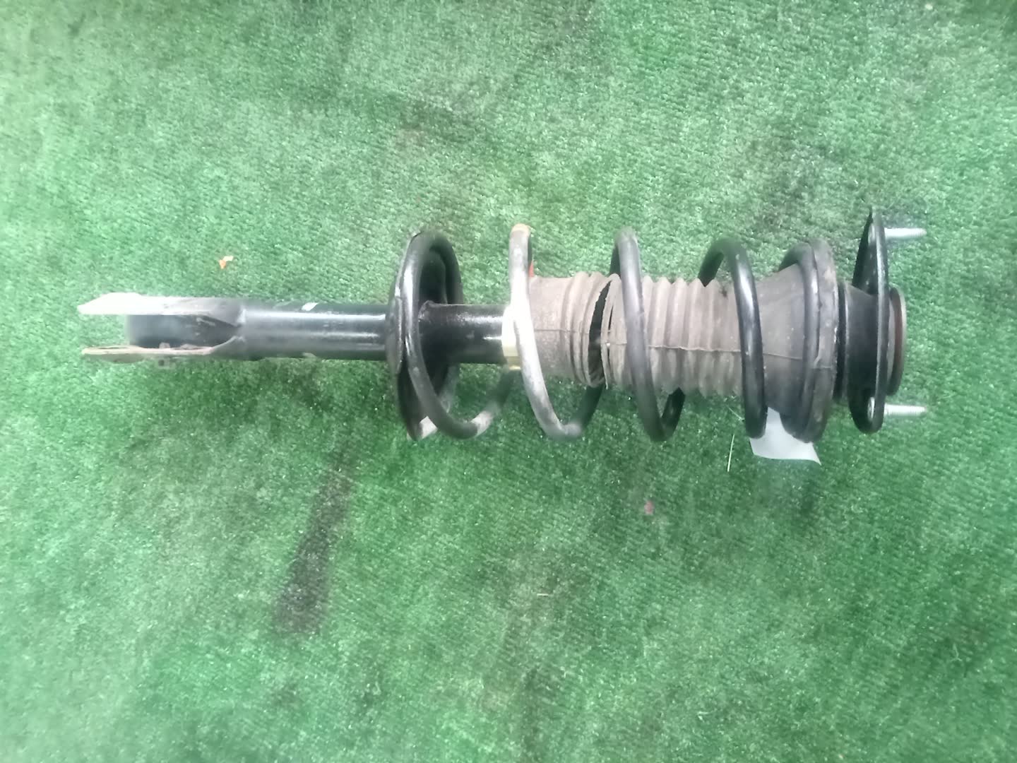 Стойка левая передняя TOYOTA FUNCARGO, IST, PLATZ, RAUM, VITZ, WILL VI, PROBOX, BB, PORTE, SUCCEED, WILL CYPHA NCP20, NCP21, NCP60, NCP61, NCP12, SCP11, NCZ20, SCP10, NCP10, SCP13, NCP13, NCP19, NCP51V, NCP58G, NCP50V, NLP51, NCP52V, NCP30, NCP31, NC