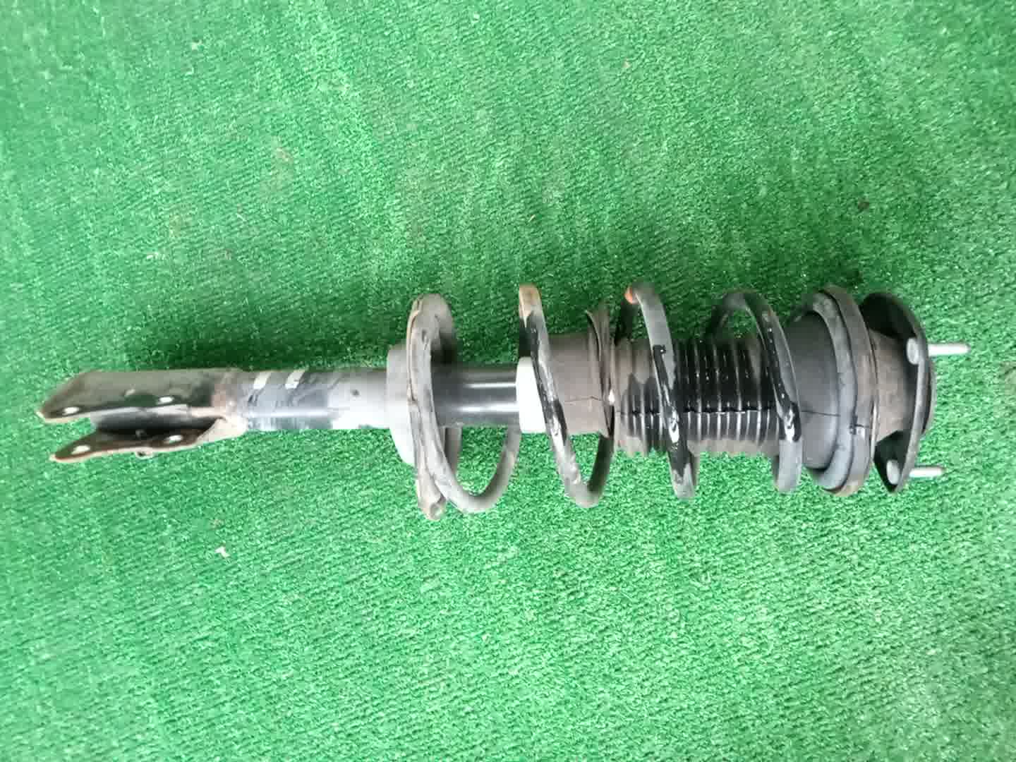 Стойка левая передняя TOYOTA FUNCARGO, IST, PLATZ, RAUM, VITZ, WILL VI, PROBOX, BB, PORTE, SUCCEED, WILL CYPHA NCP20, NCP21, NCP60, NCP61, NCP12, SCP11, NCZ20, SCP10, NCP10, SCP13, NCP13, NCP19, NCP51V, NCP58G, NCP50V, NLP51, NCP52V, NCP30, NCP31, NC