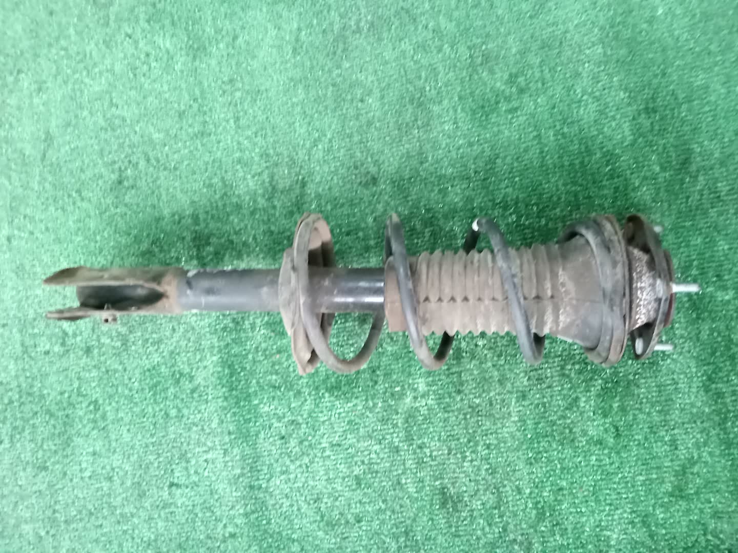 Стойка левая передняя TOYOTA FUNCARGO, IST, PLATZ, RAUM, VITZ, WILL VI, PROBOX, BB, PORTE, SUCCEED, WILL CYPHA NCP20, NCP21, NCP60, NCP61, NCP12, SCP11, NCZ20, SCP10, NCP10, SCP13, NCP13, NCP19, NCP51V, NCP58G, NCP50V, NLP51, NCP52V, NCP30, NCP31, NC