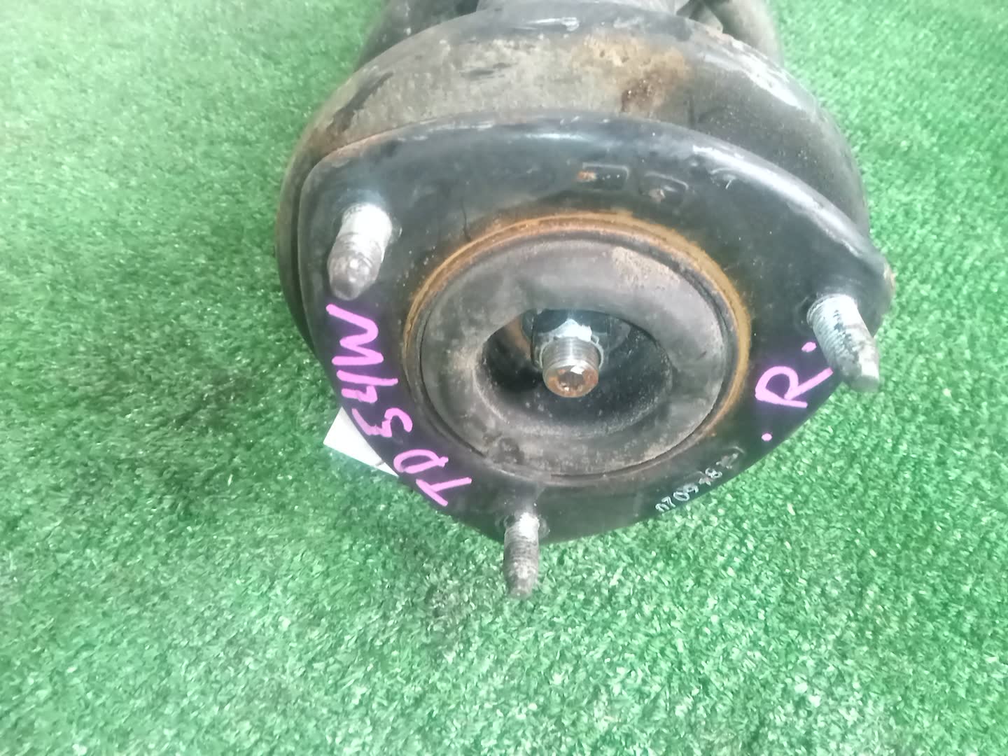 Стойка правая передняя SUZUKI ESCUDO, GRAND VITARA TA74W, TDB4W, TD94W, TD54W, TDA4W M16A, J24B, H27A, J20A 2 ракурс
