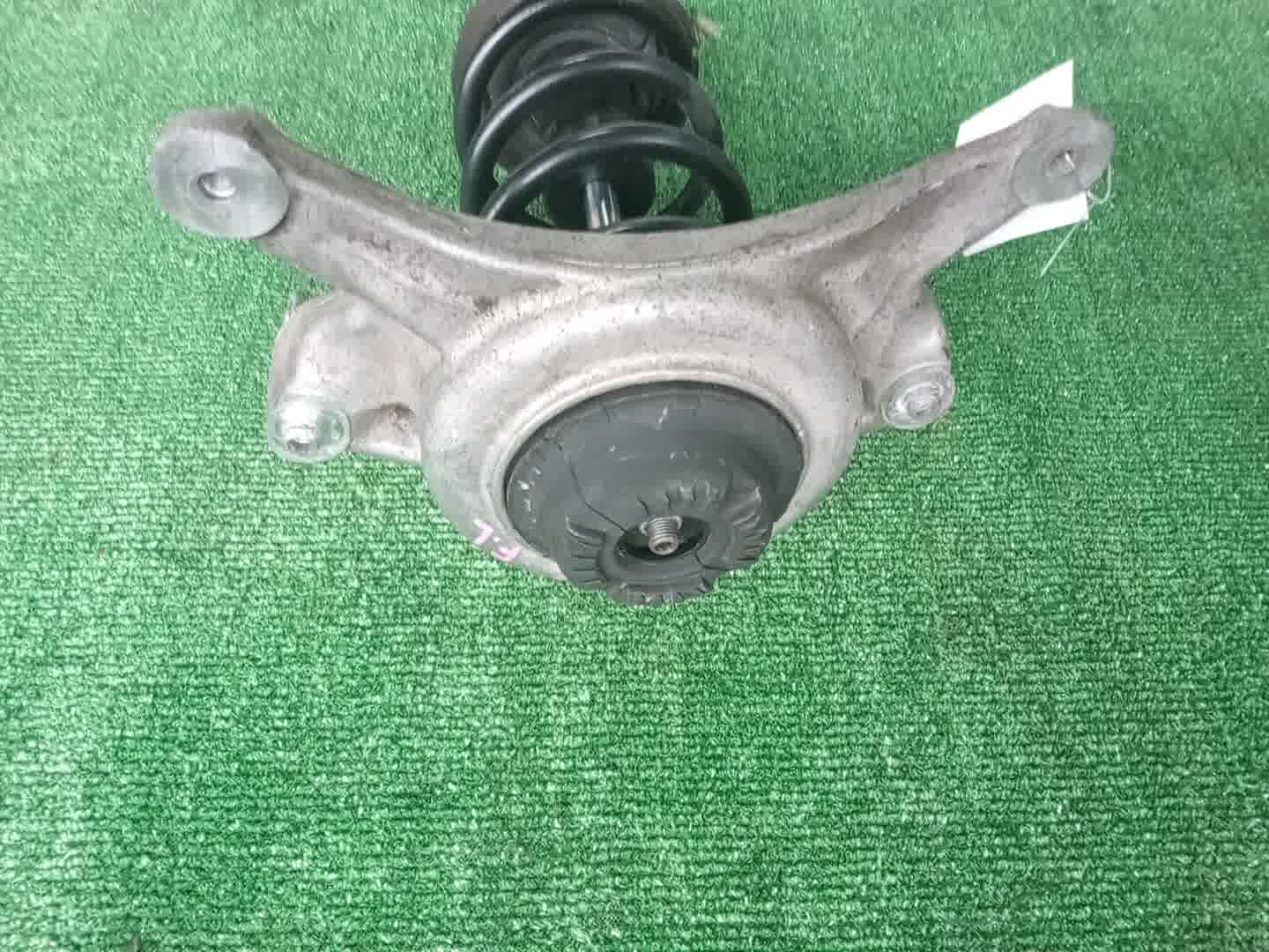 Стойка левая передняя AUDI A4 8K2 CDN 2 ракурс Стойка левая передняя AUDI A4 8K2 CDN 2 ракурс