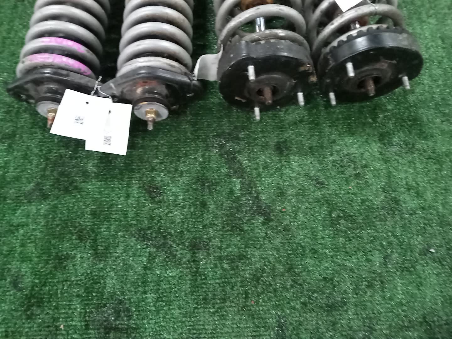 Стойка передняя CHRYSLER 300C LX EGG 2 ракурс