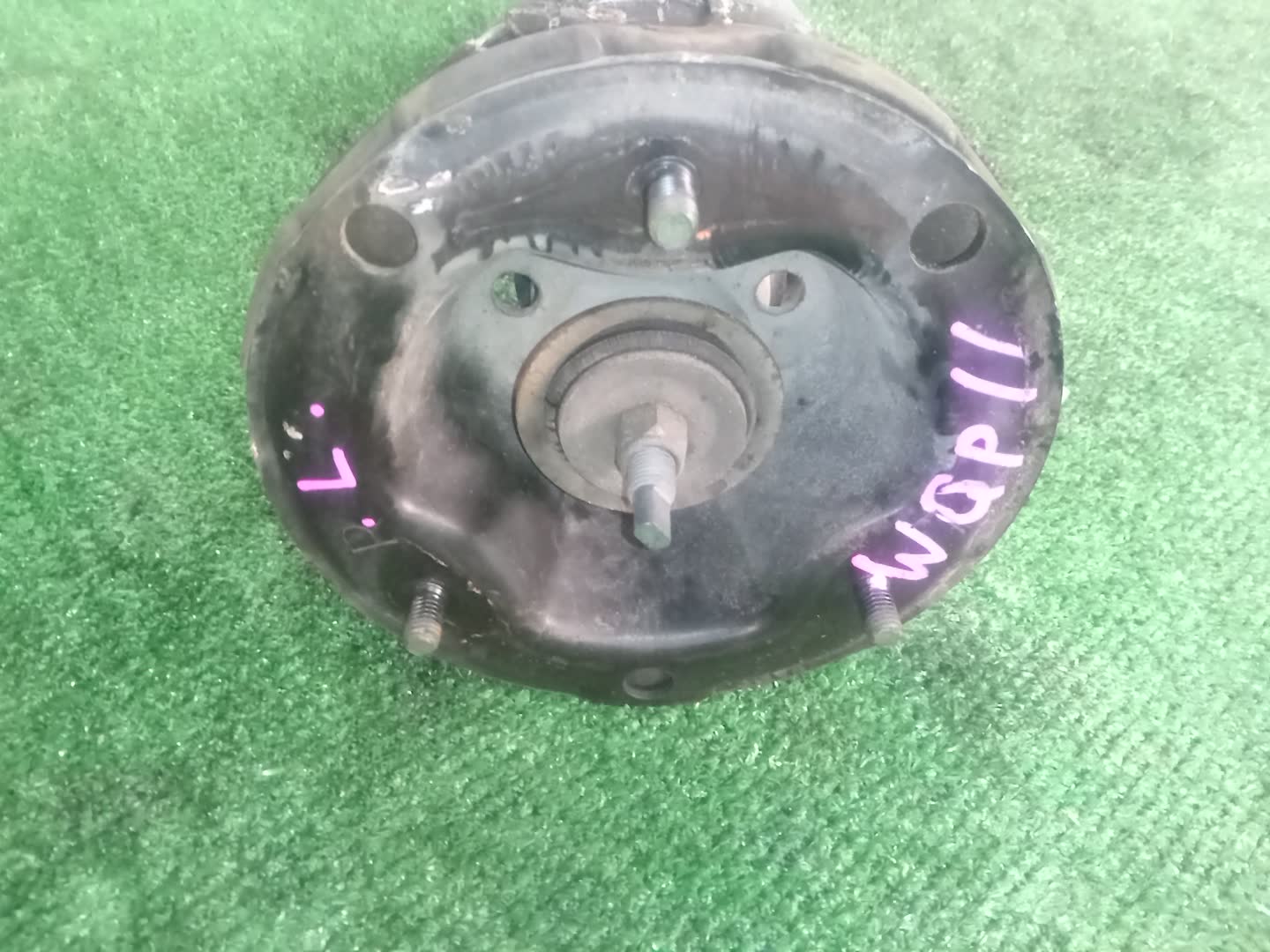 Стойка левая передняя NISSAN BLUEBIRD, PRIMERA QU14, HU14, EU14, P11, WP11, QP11, WQP11, WHP11 QG18DE, QG18DD, SR20DE, SR20VE, SR18DE 2 ракурс