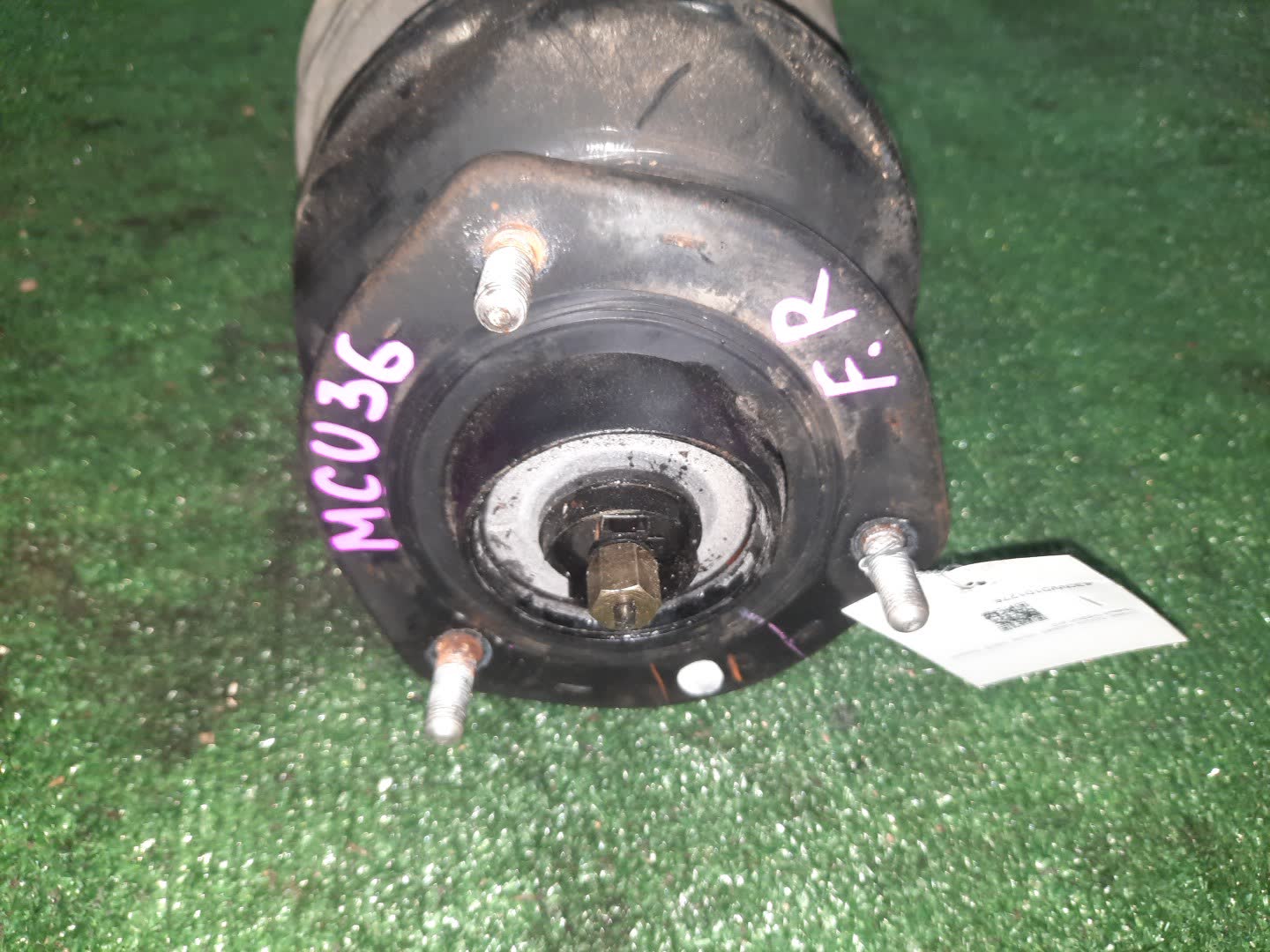 Стойка правая передняя TOYOTA HARRIER, RX350, RX300, RX330 GSU36W, MCU36W, MCU31W, GSU31W, GSU30, GSU35, MCU35, MCU38, MCU33 2GR-FE, 1MZ-FE, 3MZ-FE 2 ракурс Стойка правая передняя TOYOTA HARRIER, RX350, RX300, RX330 GSU36W, MCU36W, MCU31W, GSU31W, GSU30, GSU35, MCU35, MCU38, MCU33 2GR-FE, 1MZ-FE, 3MZ-FE 2 ракурс