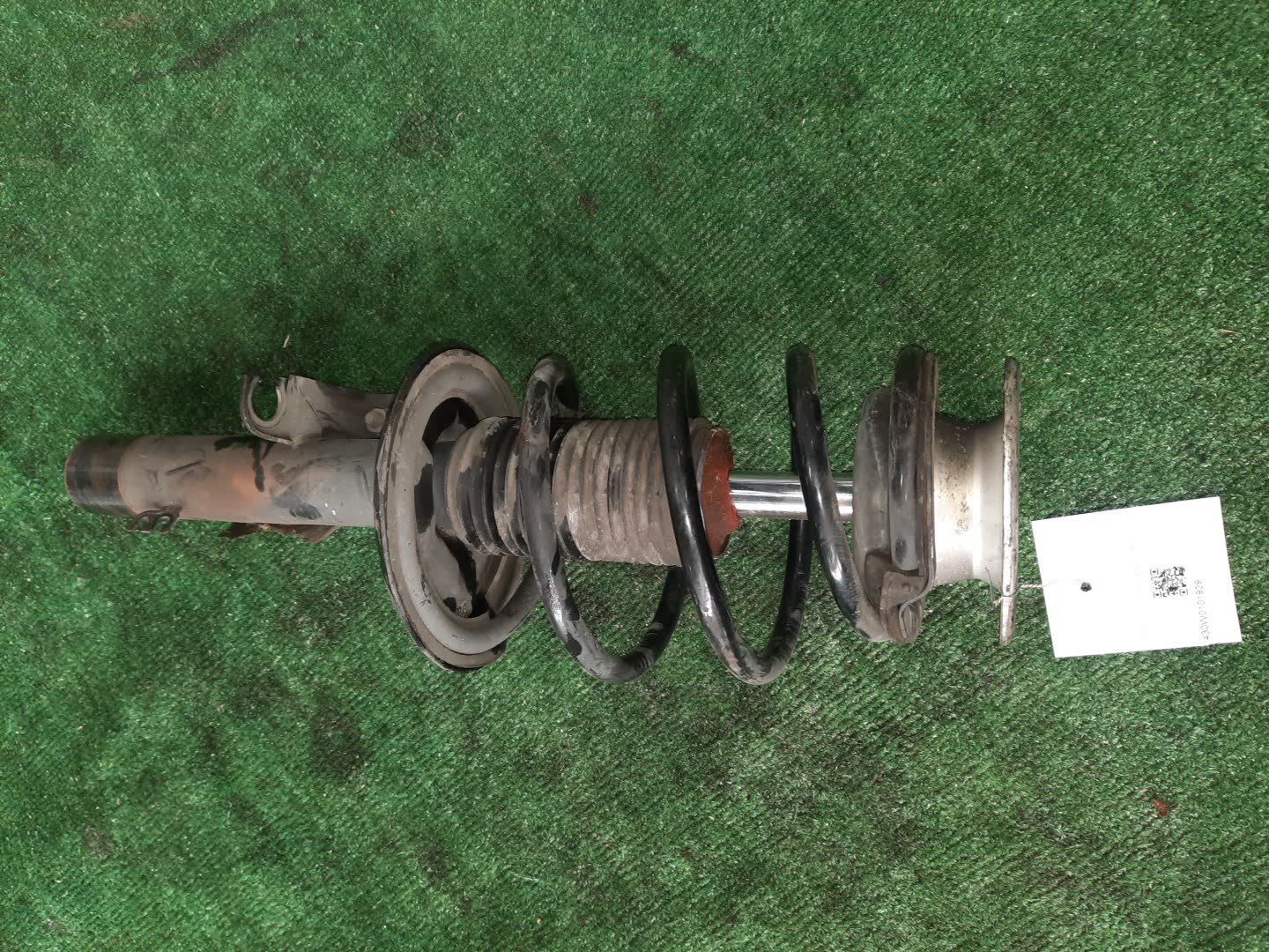 Стойка правая передняя BMW X3 E83 N52B25A 1 ракурс Стойка правая передняя BMW X3 E83 N52B25A 1 ракурс