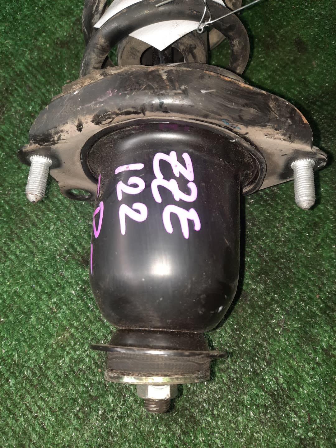 Стойка правая задняя TOYOTA COROLLA, OPA, PREMIO, COROLLA SPACIO, VISTA, ALLION, COROLLA FIELDER, ALLEX, COROLLA RUNX, SIENTA, WILL VS, VISTA ARDEO, COROLLA  AXIO NZE121, NZE120, NZE141, ZZE122, CE121, ZZE123, ACT10, ZCT10, ZZT240, NZT240, AZT240, NZ