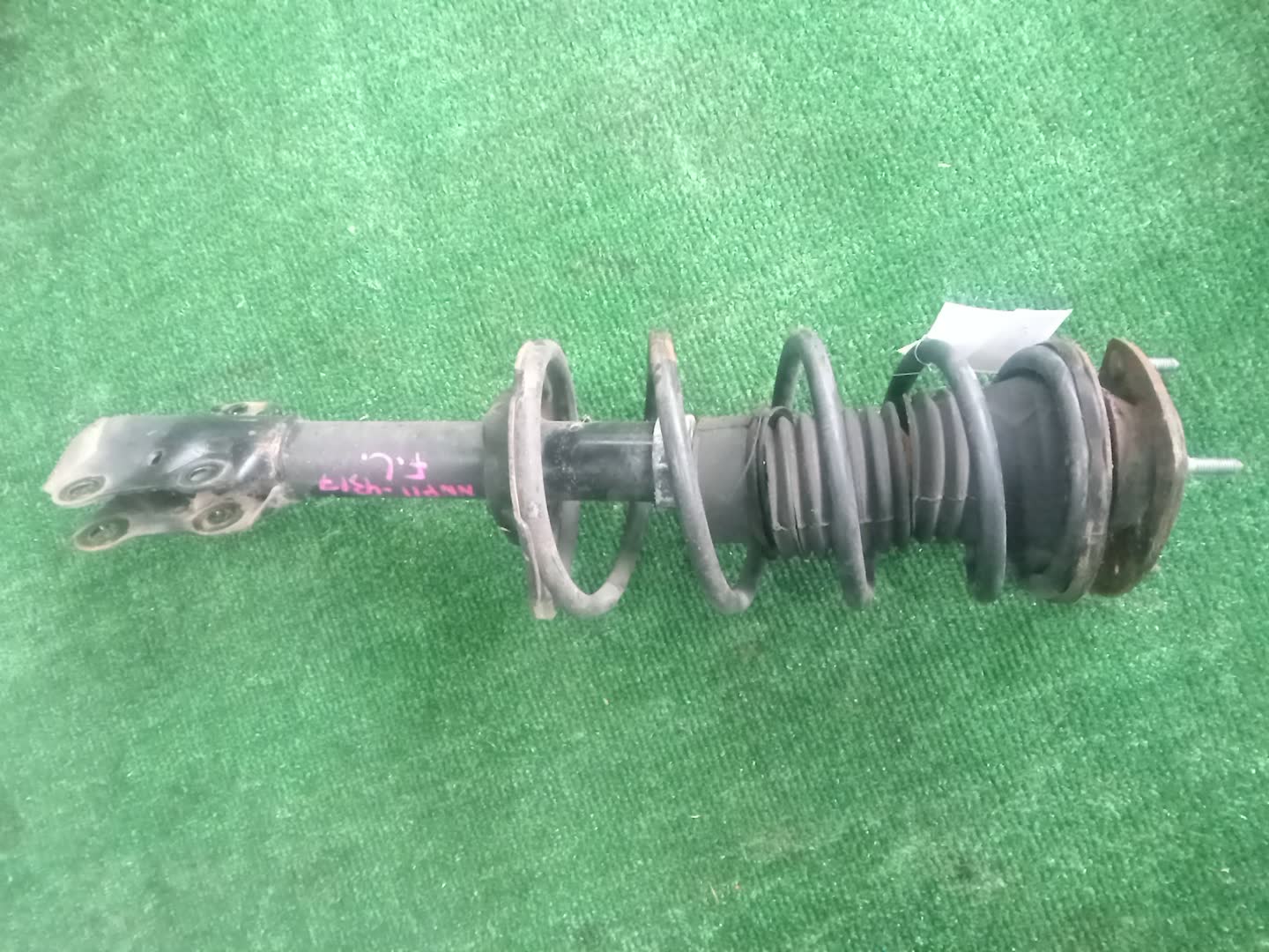 Стойка левая передняя TOYOTA FUNCARGO, IST, PLATZ, RAUM, VITZ, WILL VI, PROBOX, BB, PORTE, SUCCEED, WILL CYPHA NCP20, NCP21, NCP60, NCP61, NCP12, SCP11, NCZ20, SCP10, NCP10, SCP13, NCP13, NCP19, NCP51V, NCP58G, NCP50V, NLP51, NCP52V, NCP30, NCP31, NC